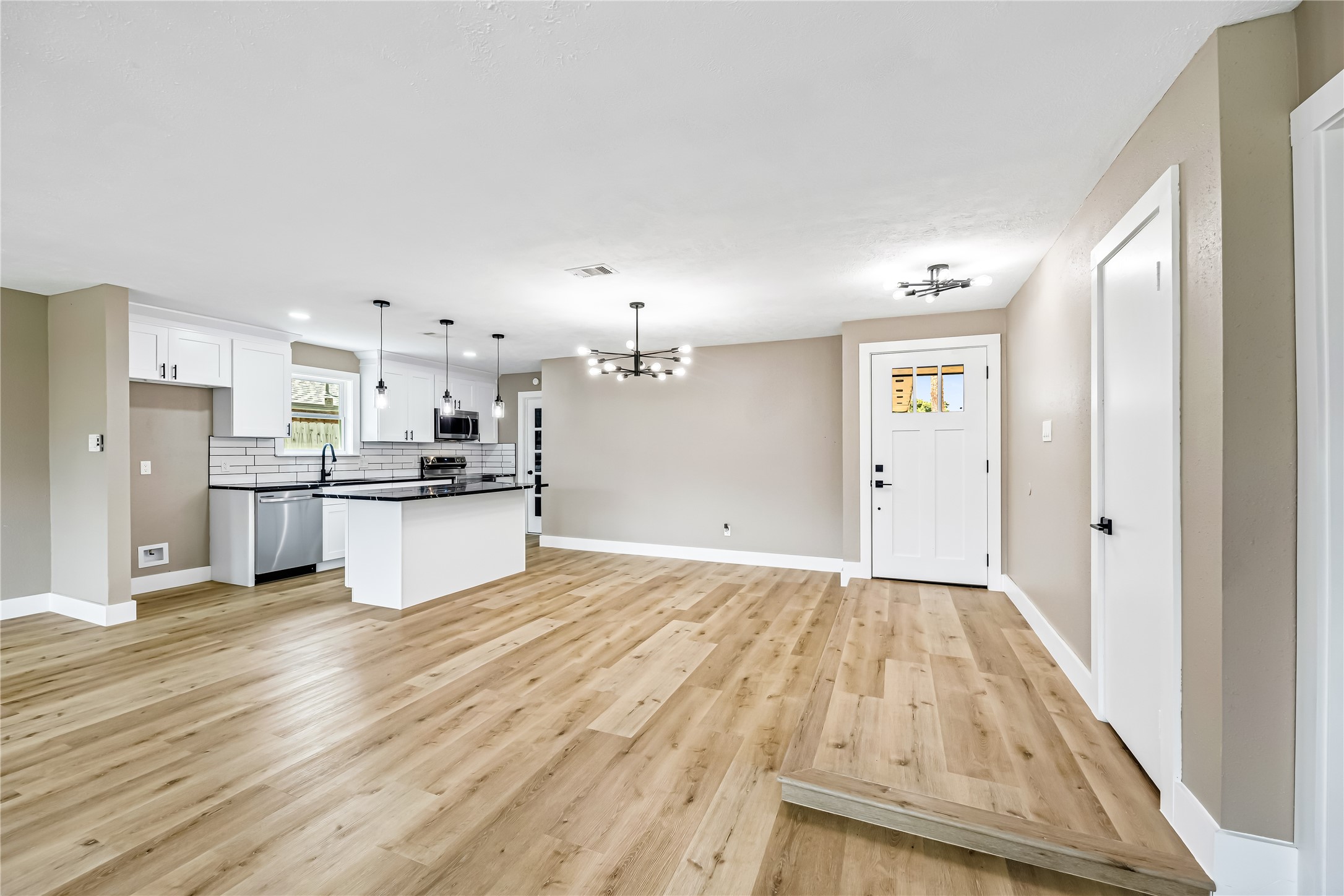 1803 Thornbrook Drive Property Photo 11