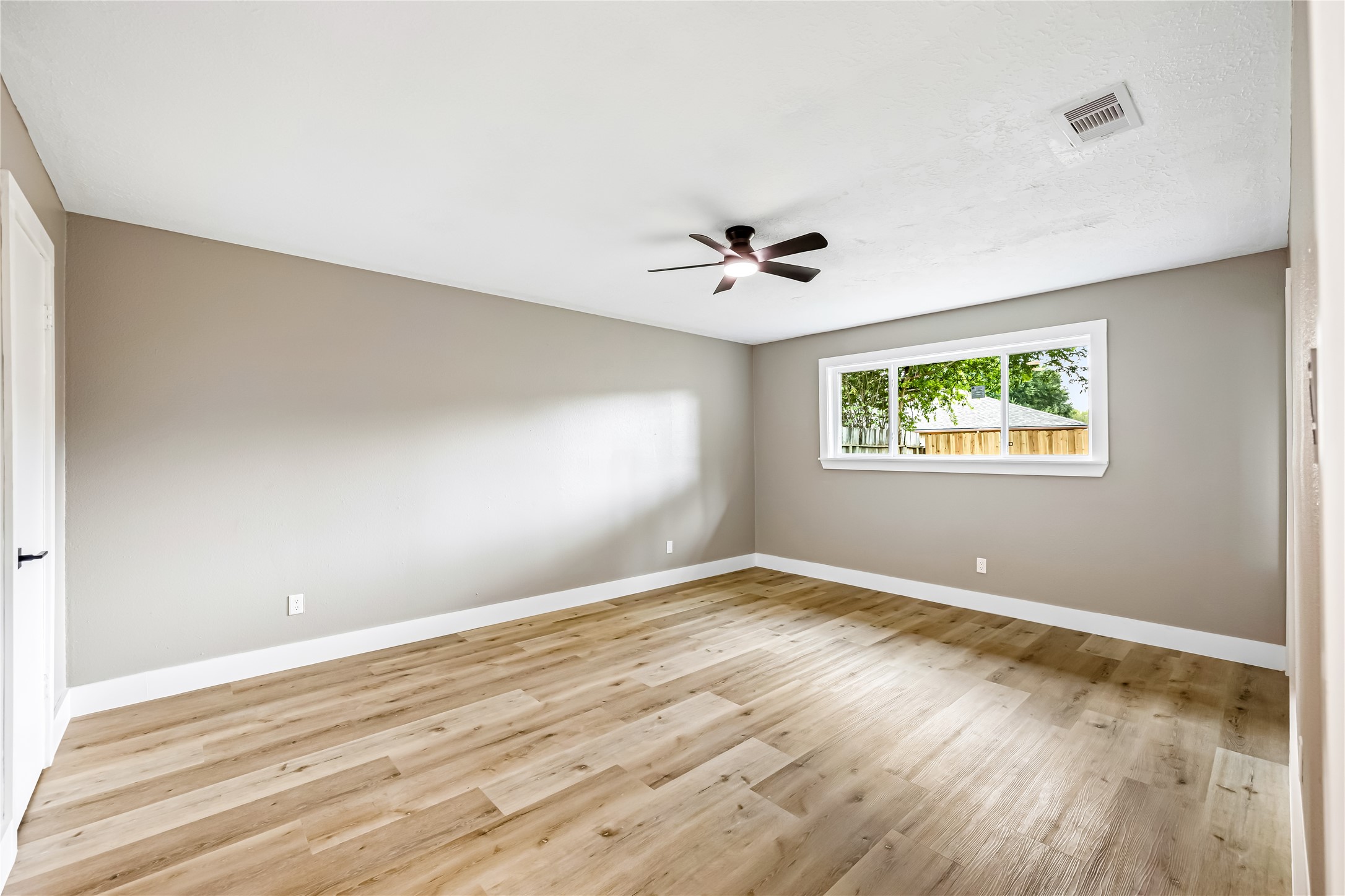 1803 Thornbrook Drive Property Photo 15
