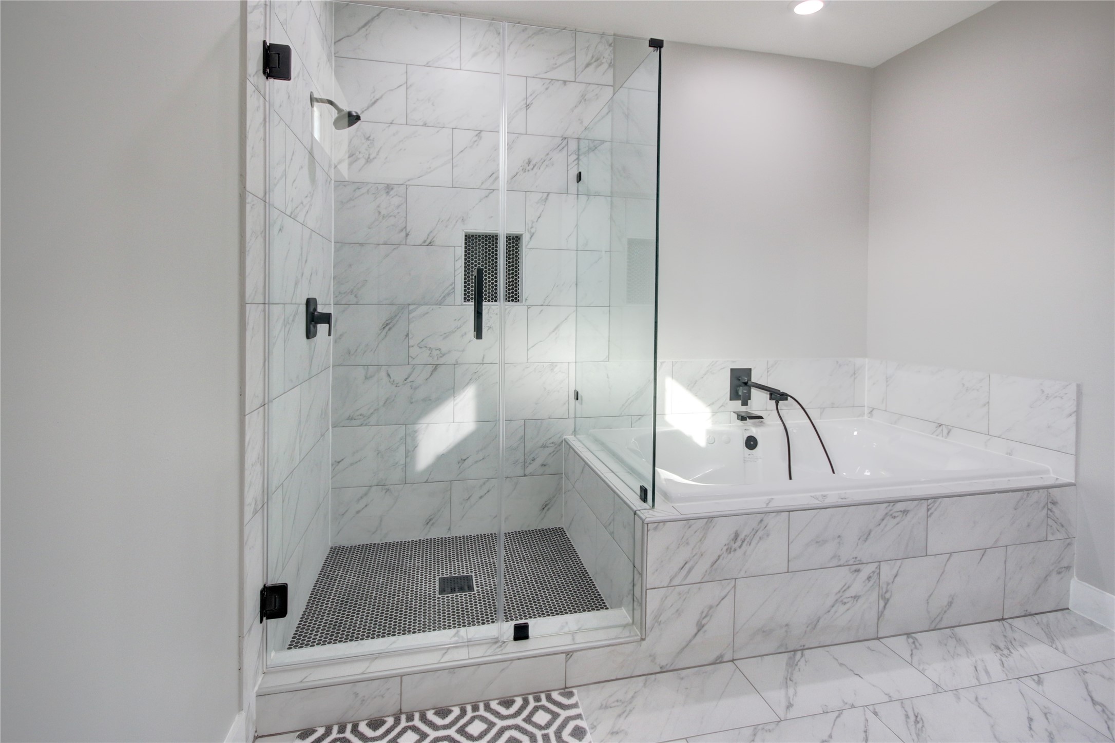 9305 Tower Street Property Photo 24