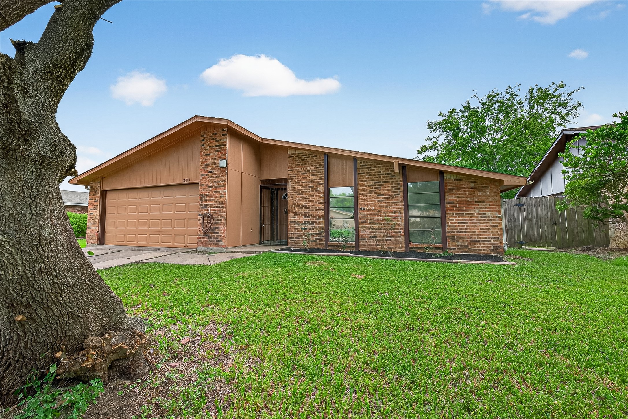 15815 Ironside Creek Property Photo 5