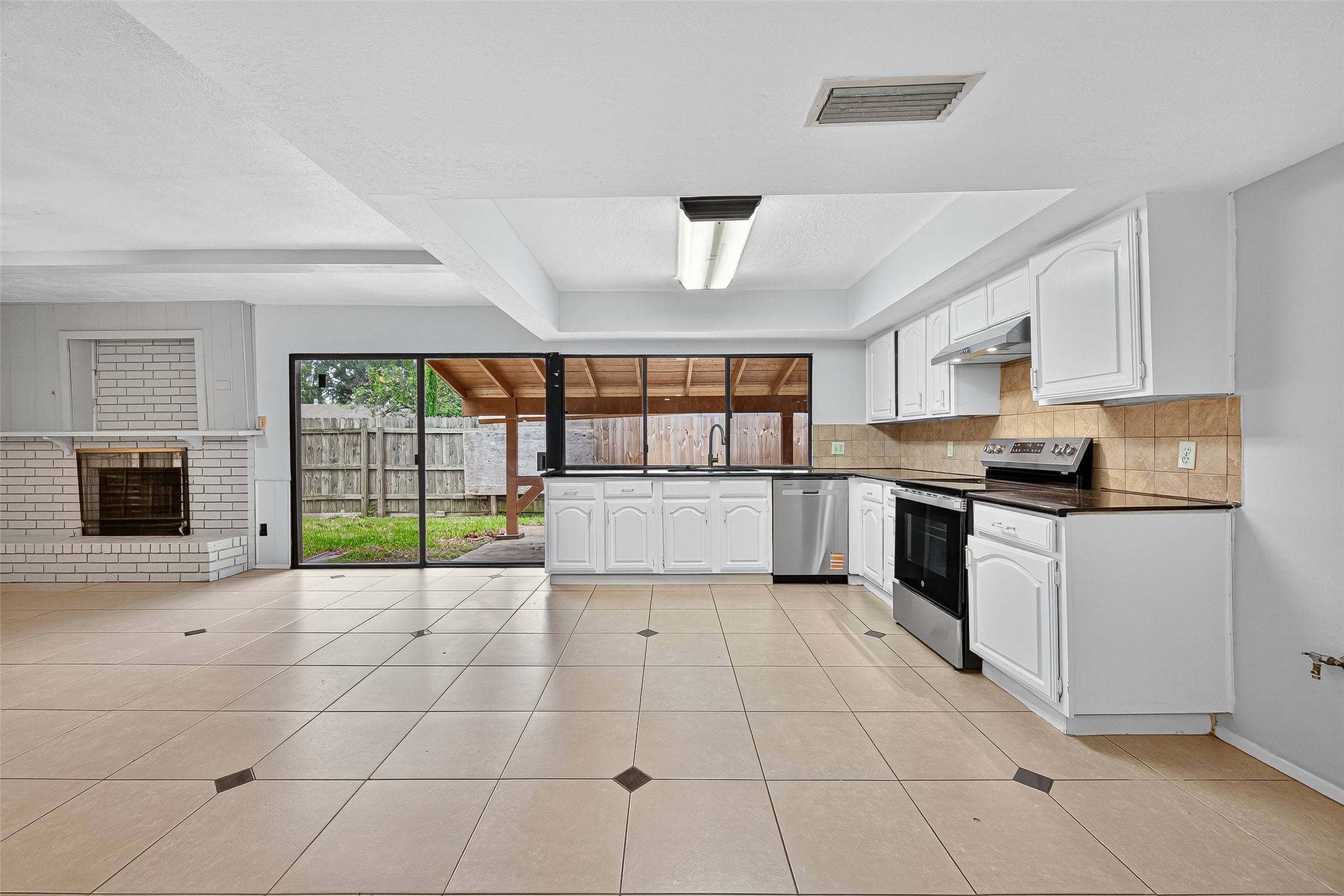 15815 Ironside Creek Property Photo 17