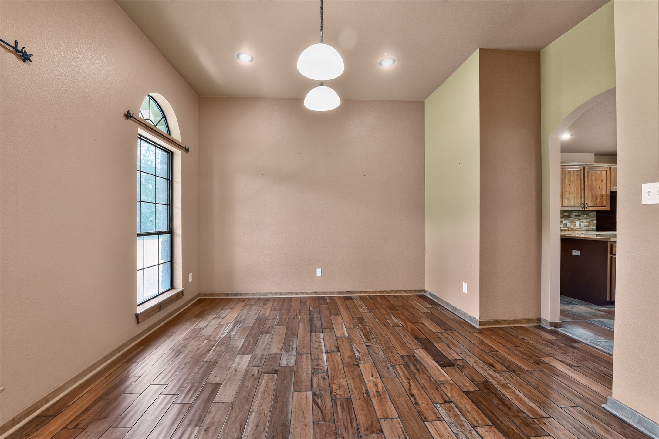21371 Doru Drive Property Photo 6