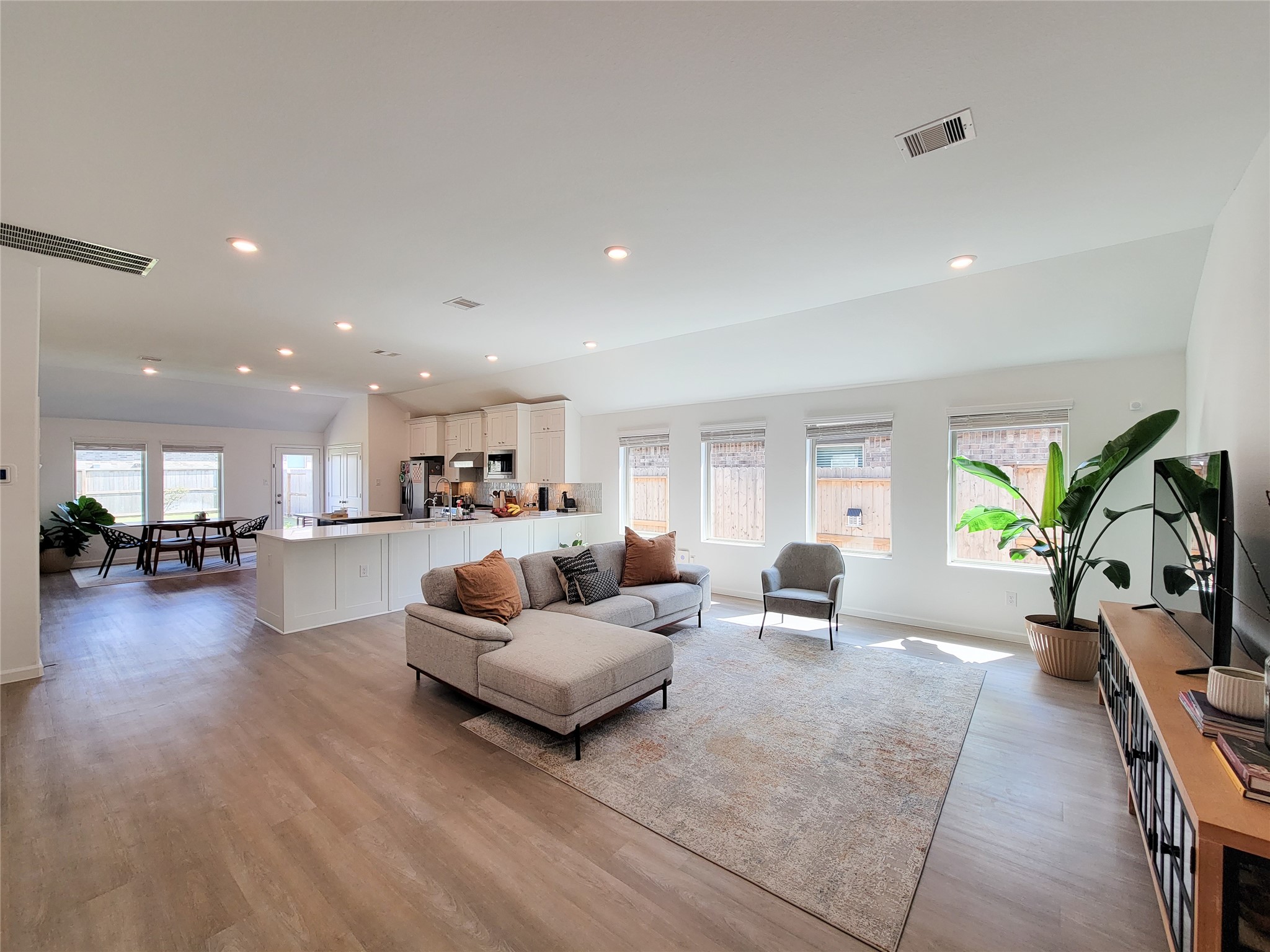 2403 Lemon Grass Drive Property Photo 6