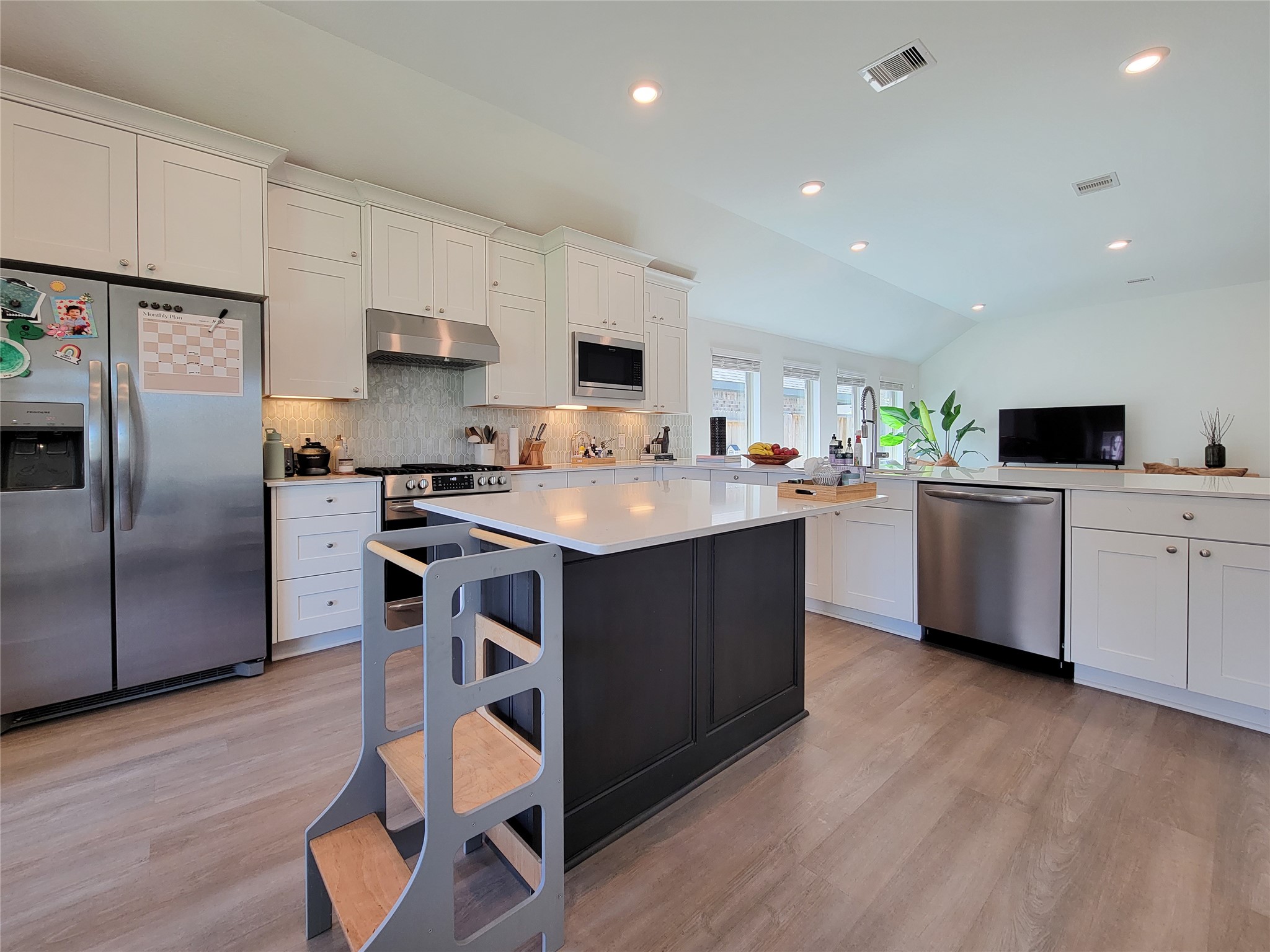 2403 Lemon Grass Drive Property Photo 12