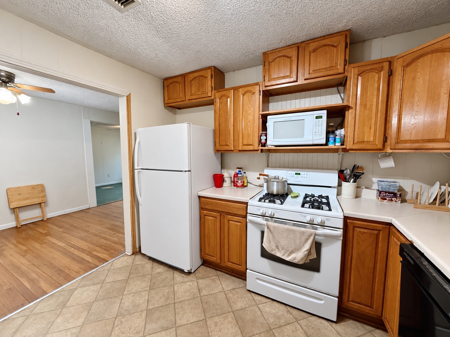 409 Oak Drive Property Photo 3