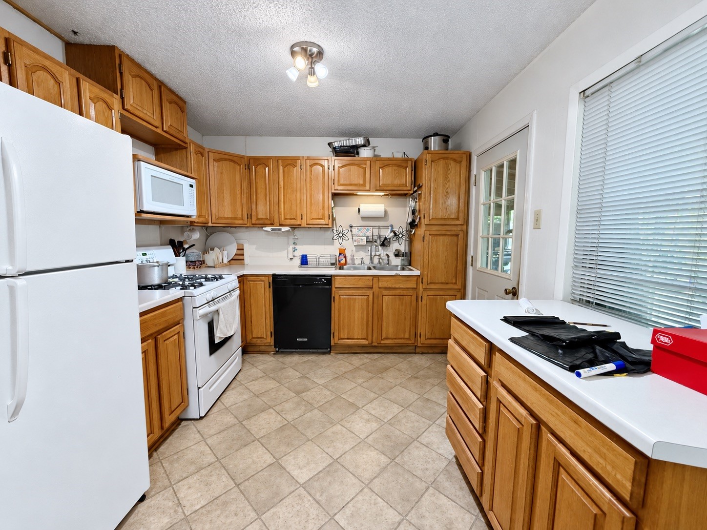 409 Oak Drive Property Photo 4