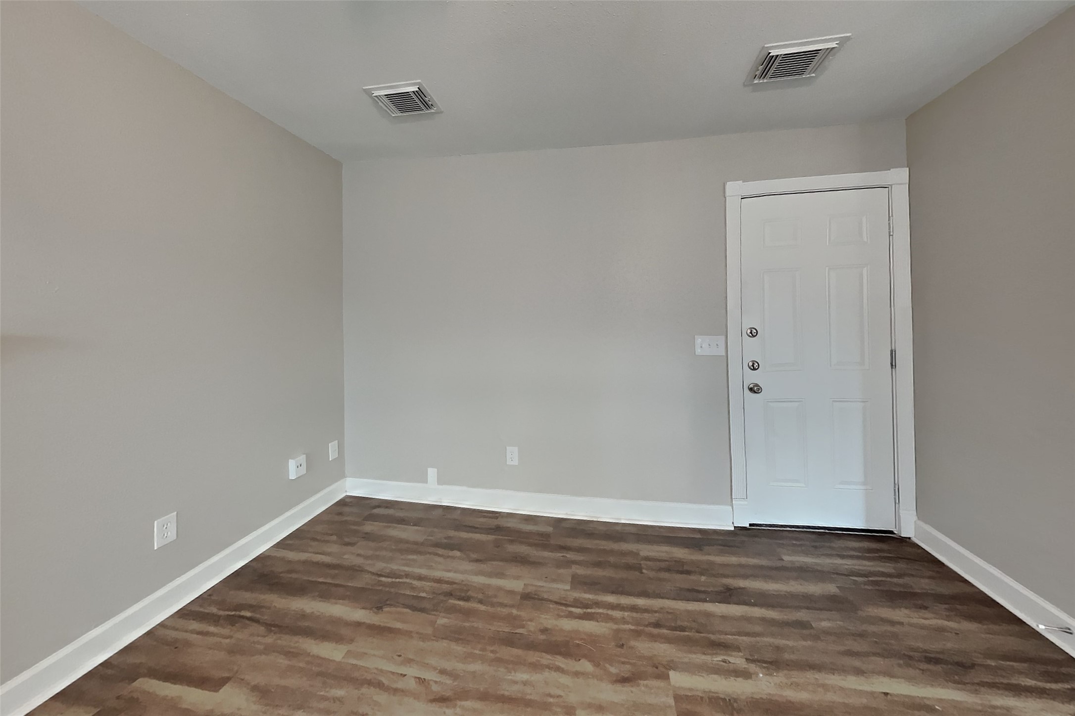 9211 Wandsworth Drive Property Photo 4