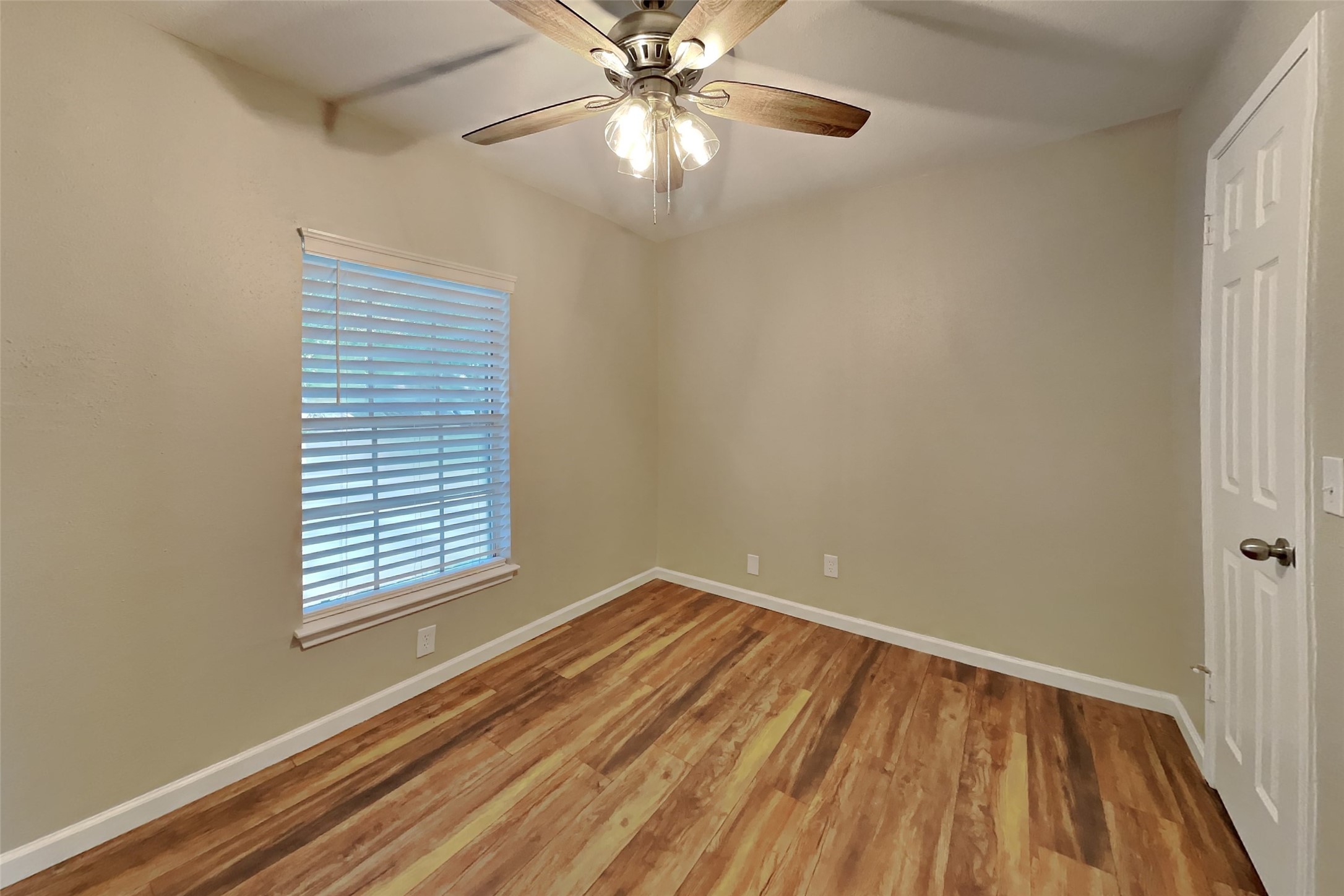 9211 Wandsworth Drive Property Photo 15