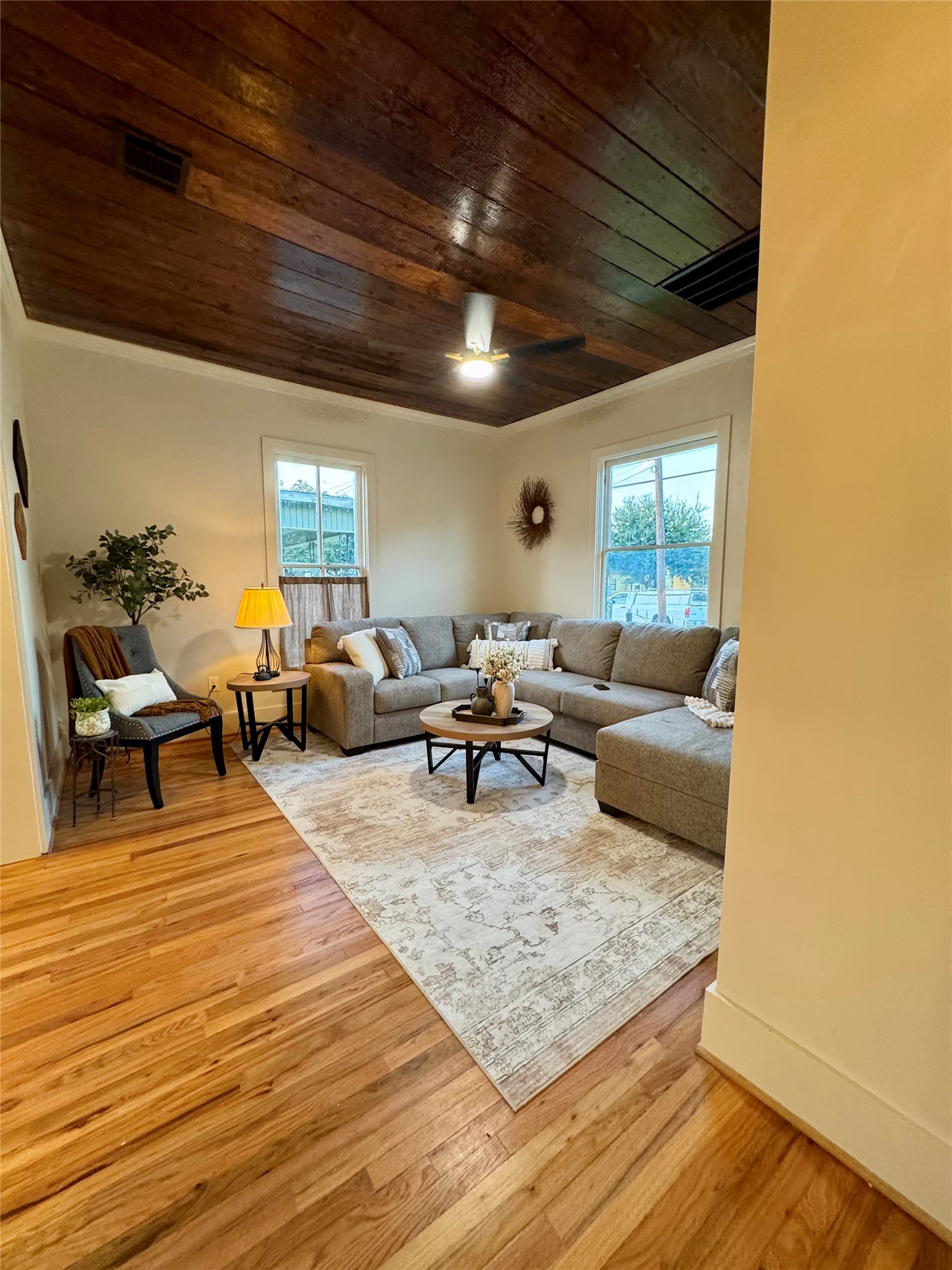 2109 Gentry Street Property Photo 10