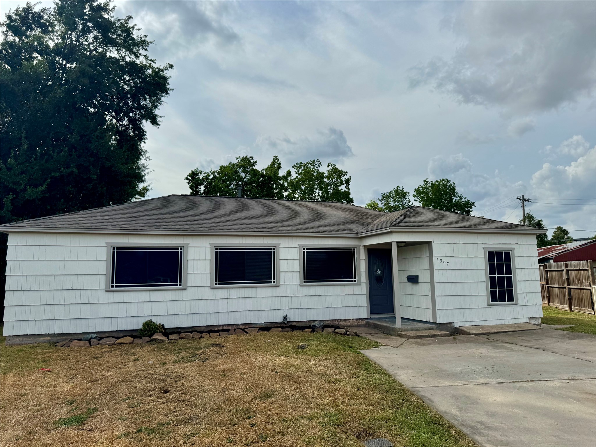 1307 Armor Avenue Property Photo 1
