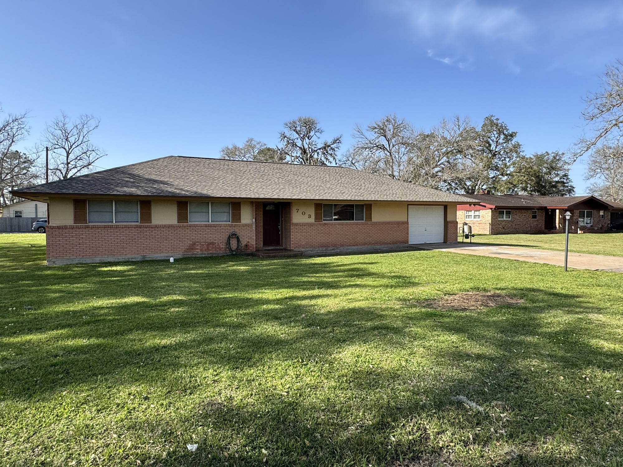 703 Ellis Street Property Photo