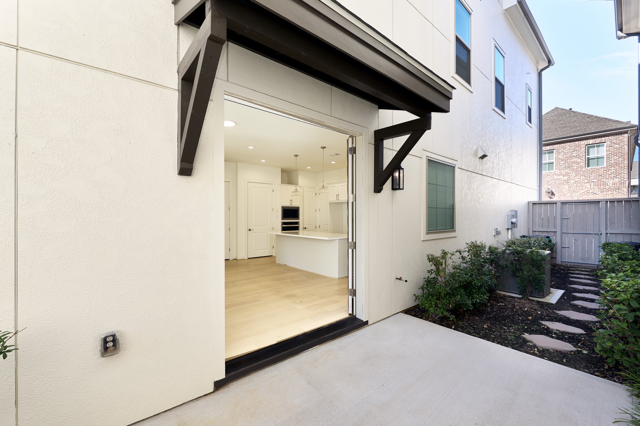 25118 Devlin Creek Drive Property Photo 11
