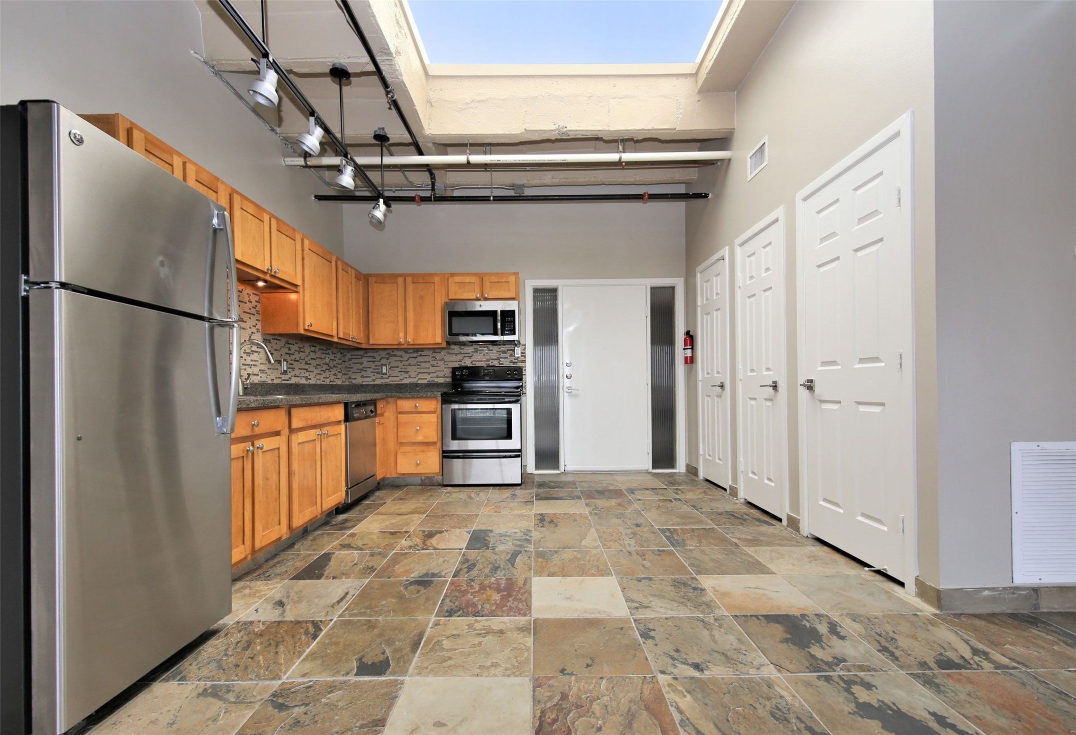 230 W Alabama 1105 Property Photo 4