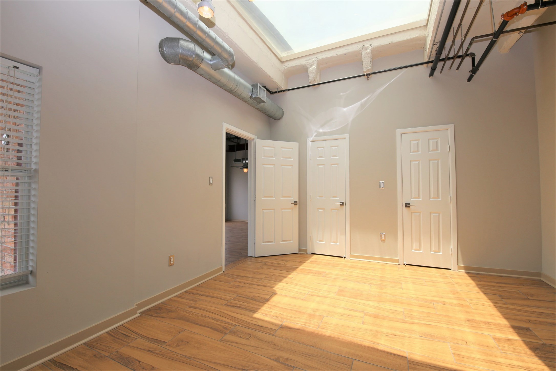 230 W Alabama 1105 Property Photo 12