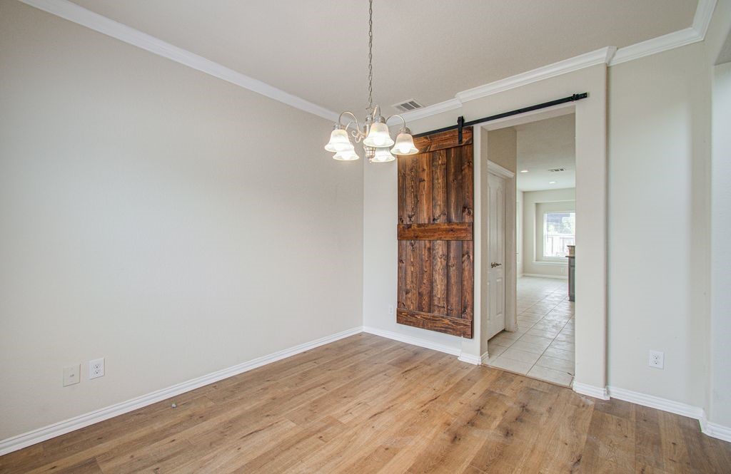 309 Burgundy Drive Property Photo 9