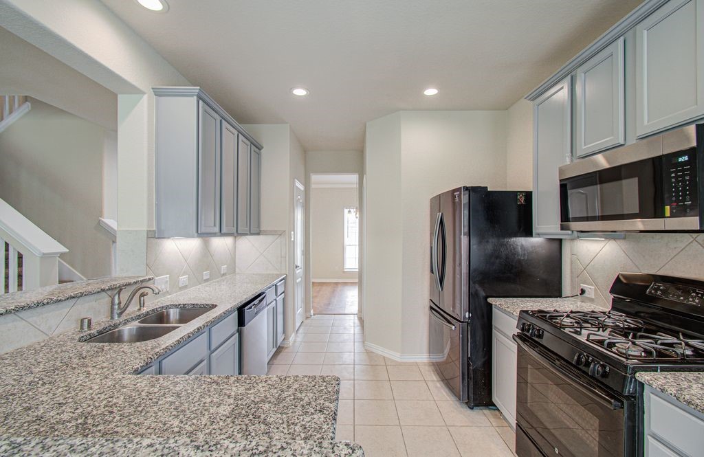 309 Burgundy Drive Property Photo 14