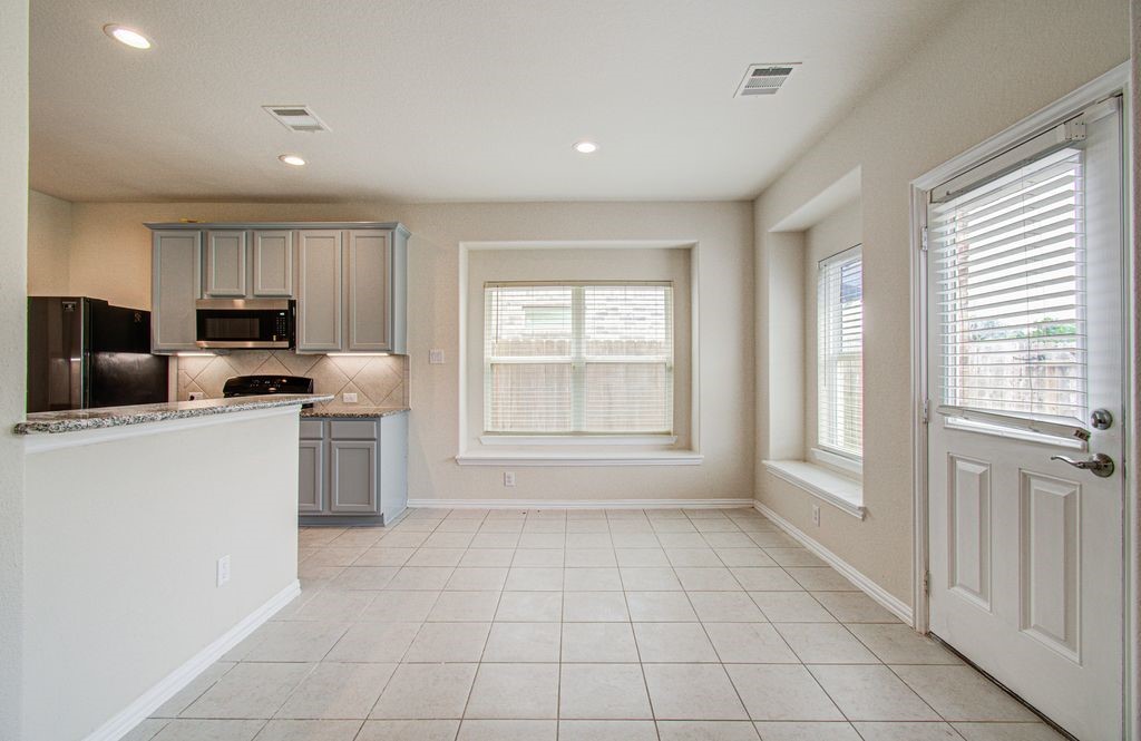 309 Burgundy Drive Property Photo 15