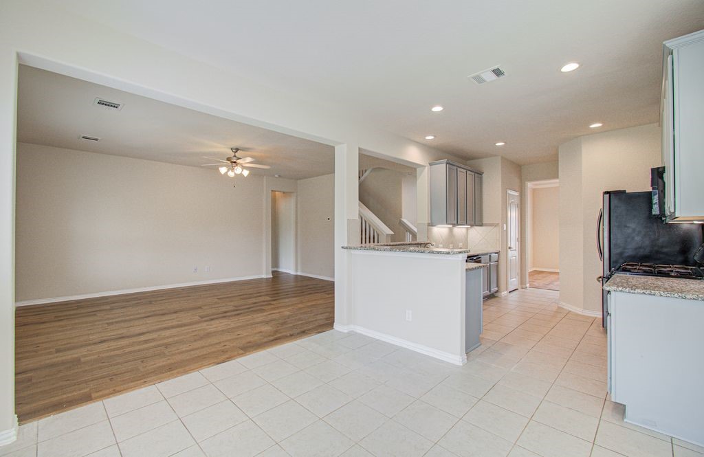 309 Burgundy Drive Property Photo 16