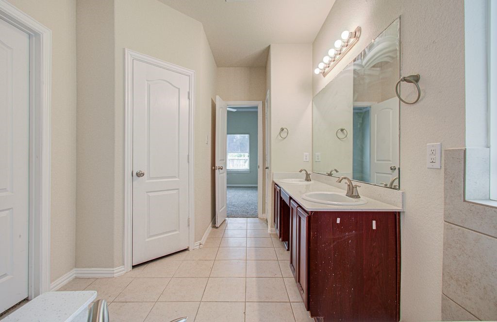 309 Burgundy Drive Property Photo 26