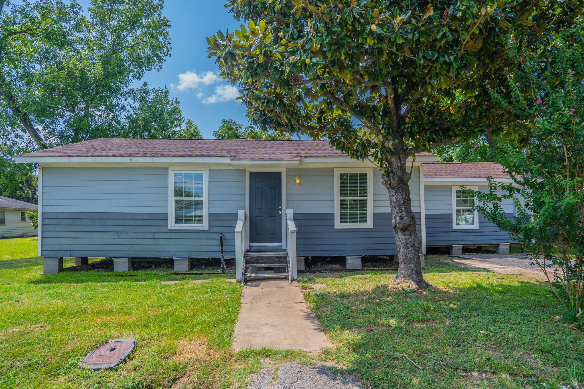 122 Oak Street