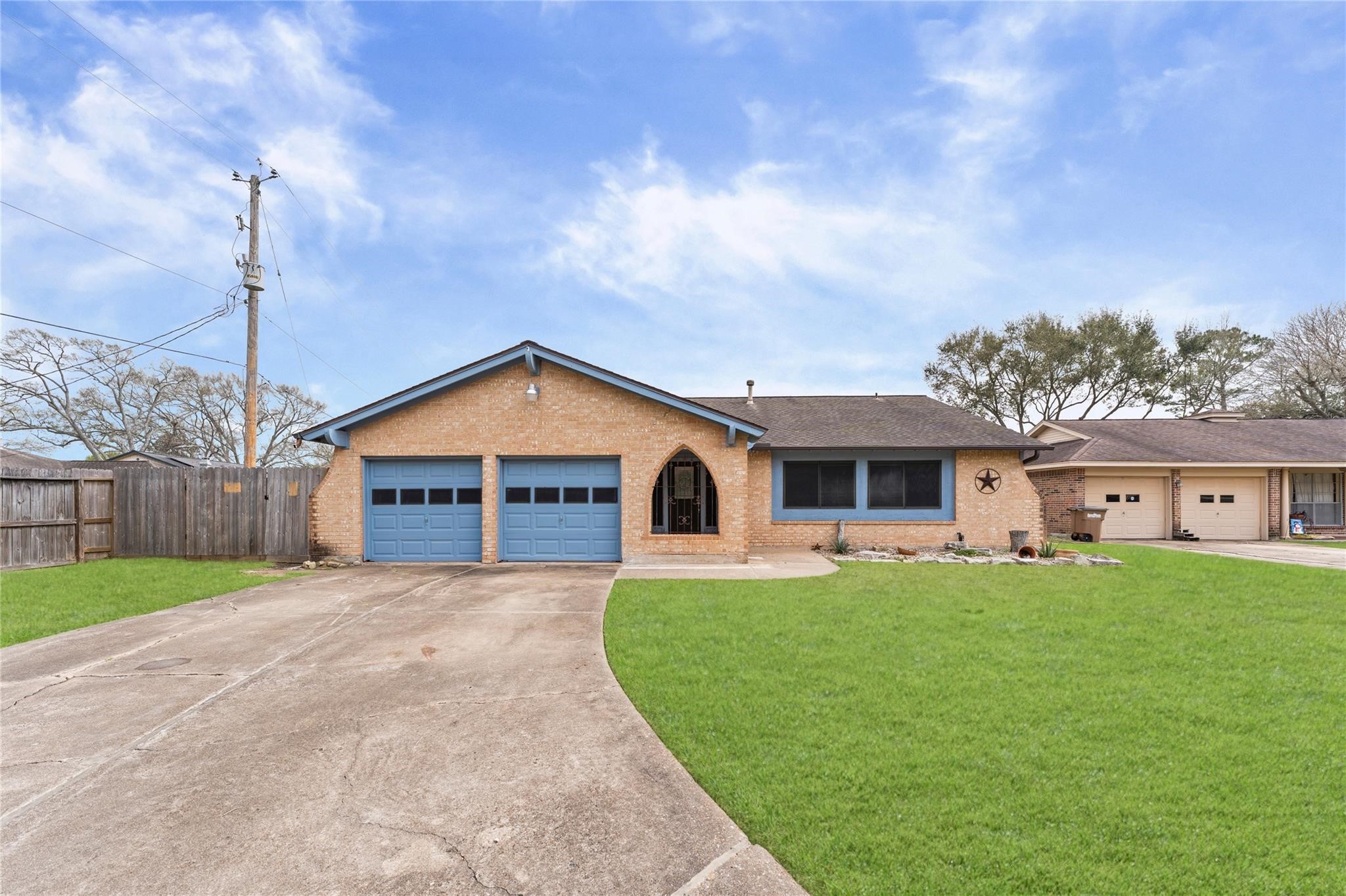 4307 Meadow Glenn Drive Property Photo