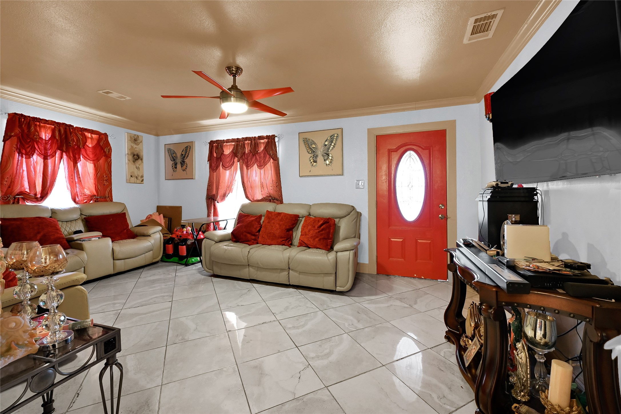 1318 Des Jardines Street Property Photo 4