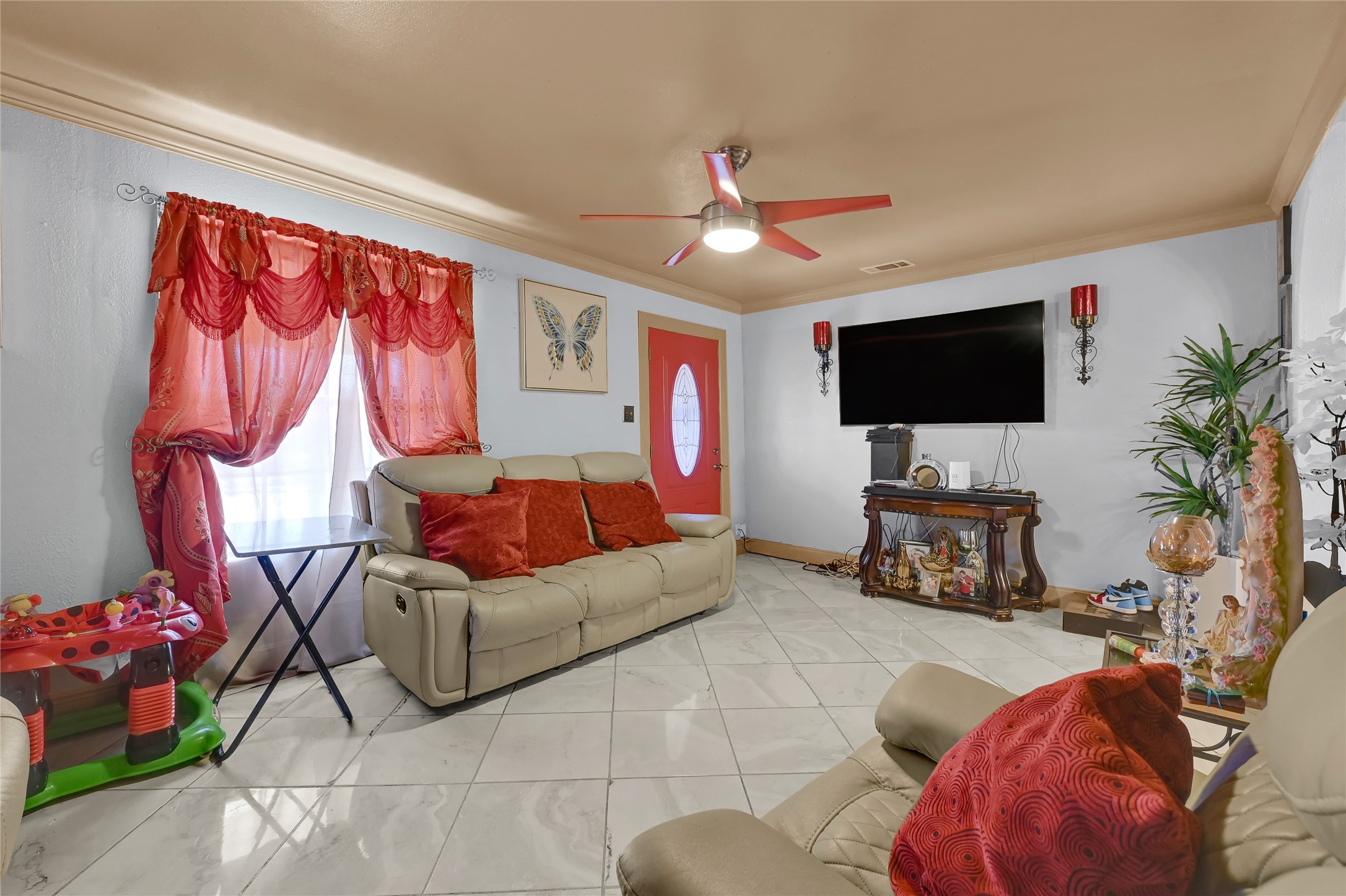 1318 Des Jardines Street Property Photo 6