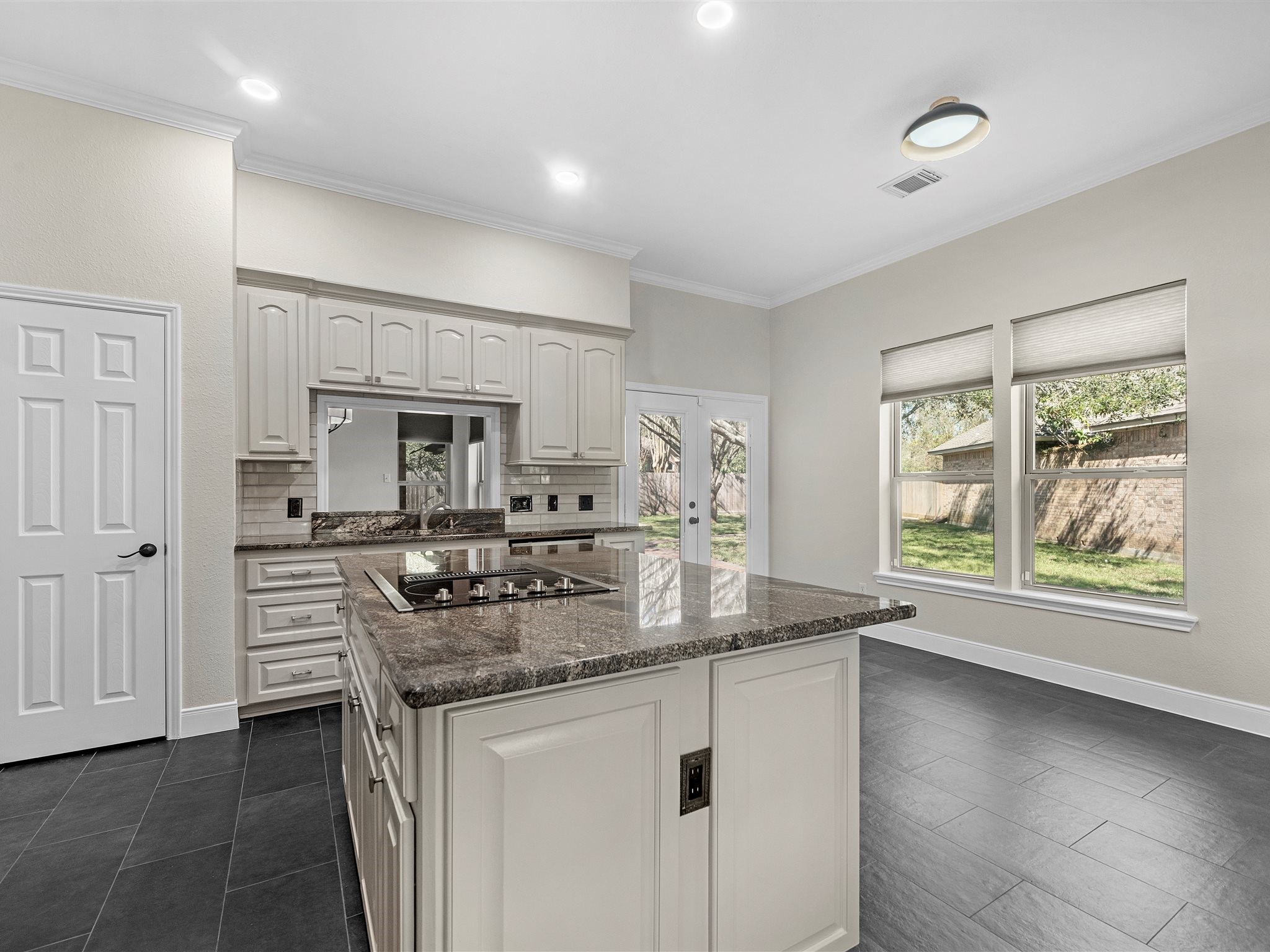 2715 Penmere Court Property Photo 10