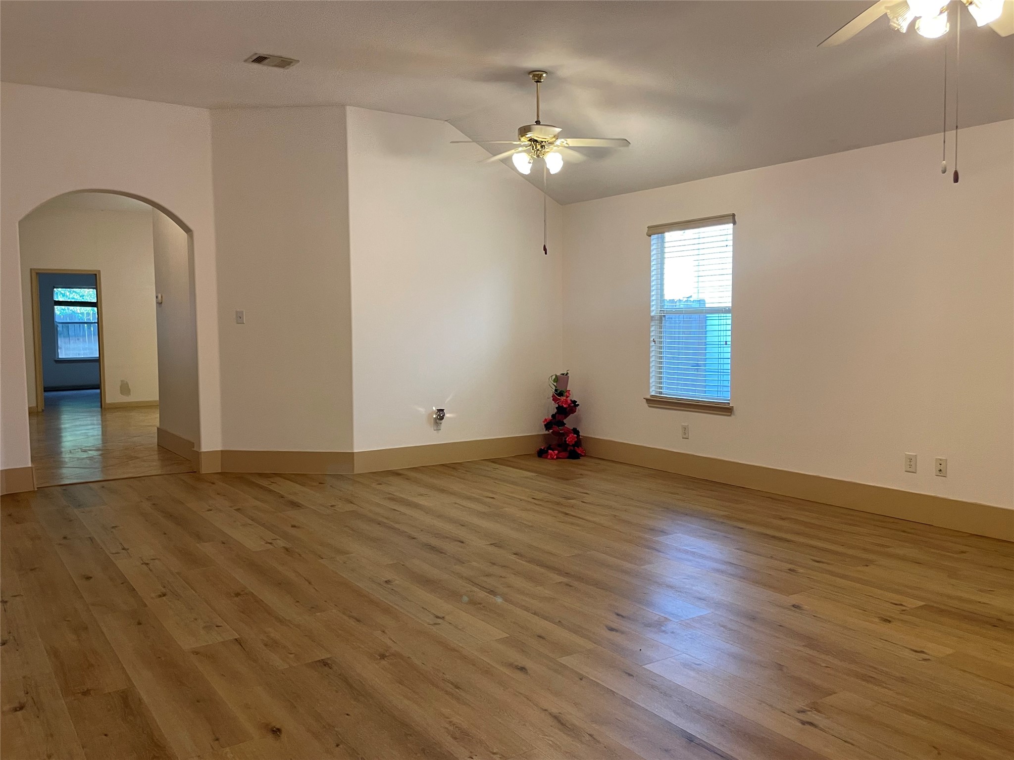 20718 Stewart Crest Lane Property Photo 3