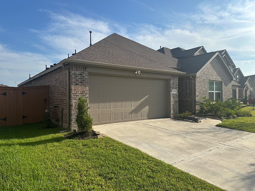 4720 Peony Green Drive Property Photo 3