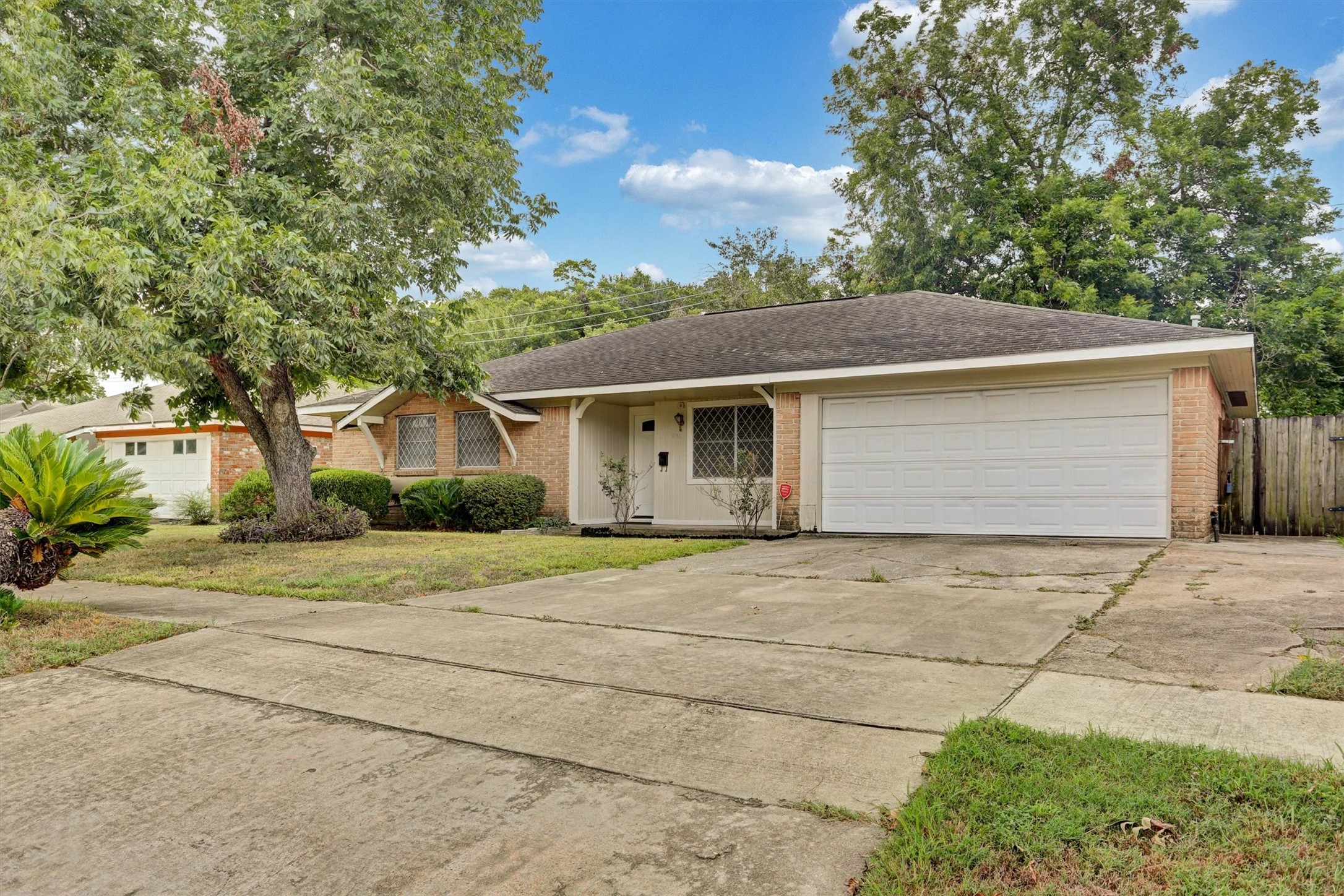 6131 Tiffany Drive Property Photo 2