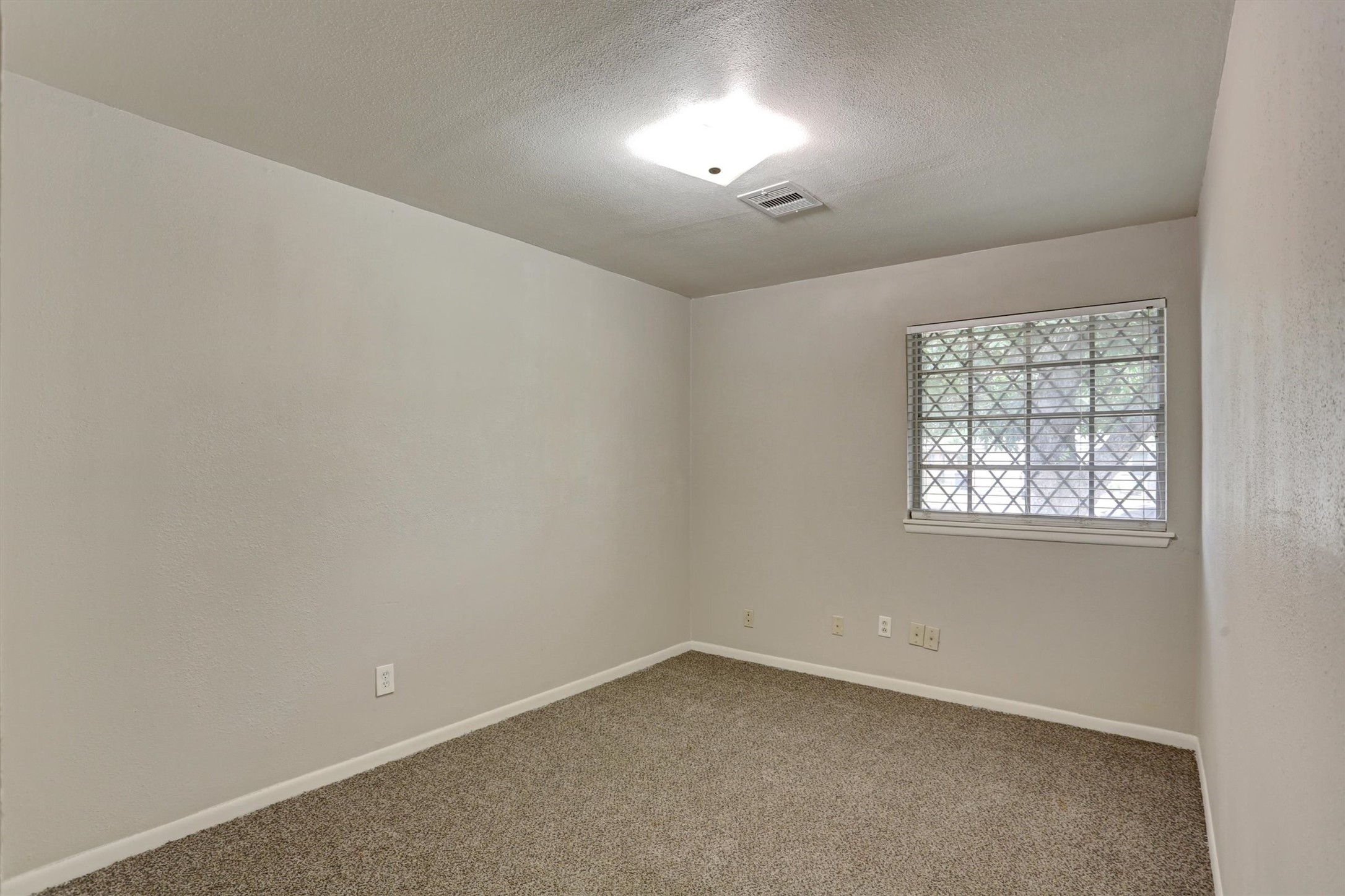 6131 Tiffany Drive Property Photo 15