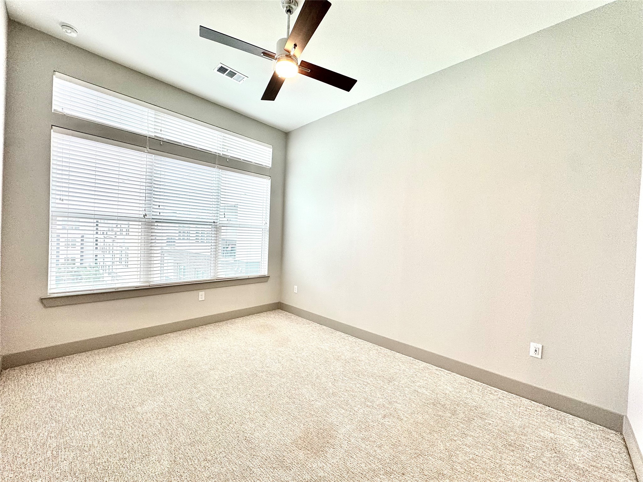 401 W 25th Street 2125 Property Photo 6