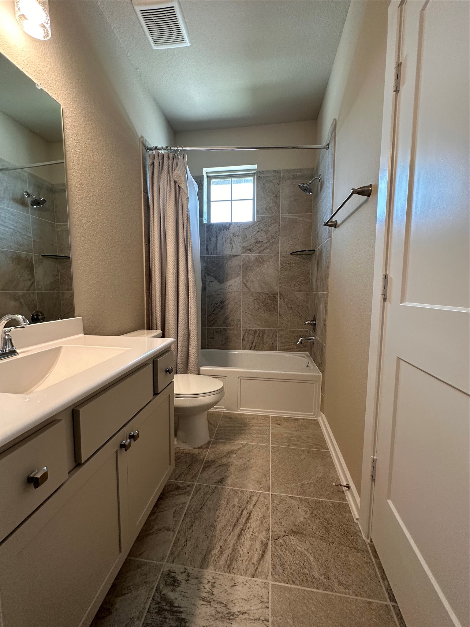 1523 Rustling Creek Drive Property Photo 18