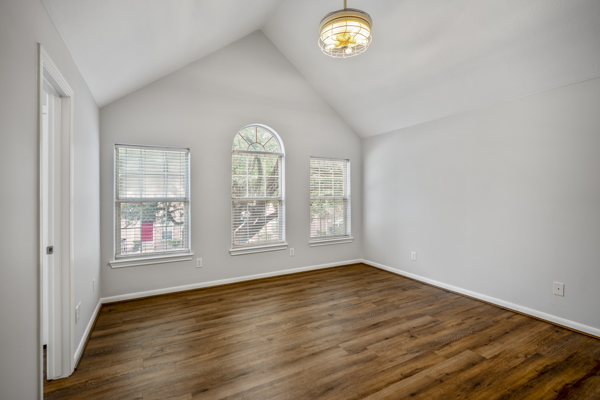 323 Plaza Del Sol Park Property Photo 16