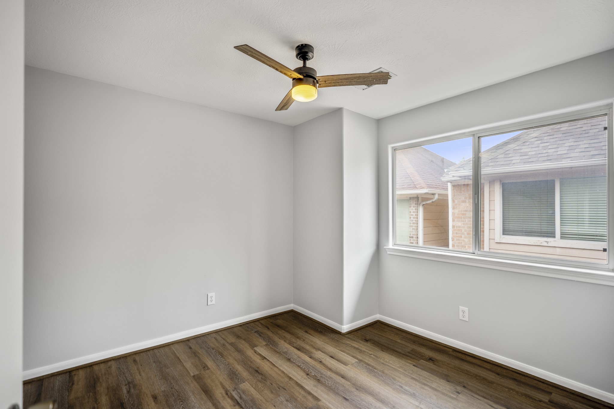 323 Plaza Del Sol Park Property Photo 25