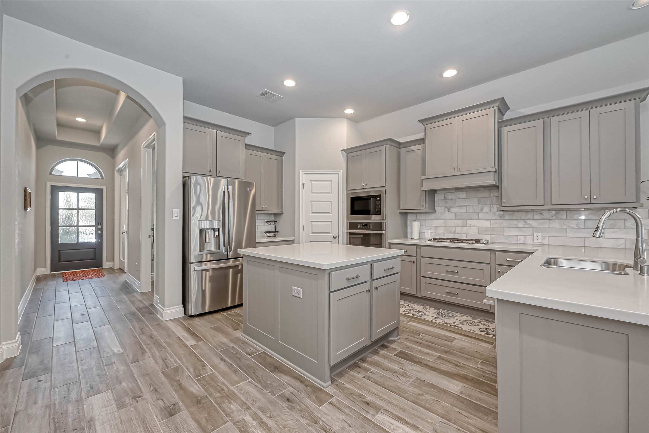 6935 Goldstrum Way Property Photo 11