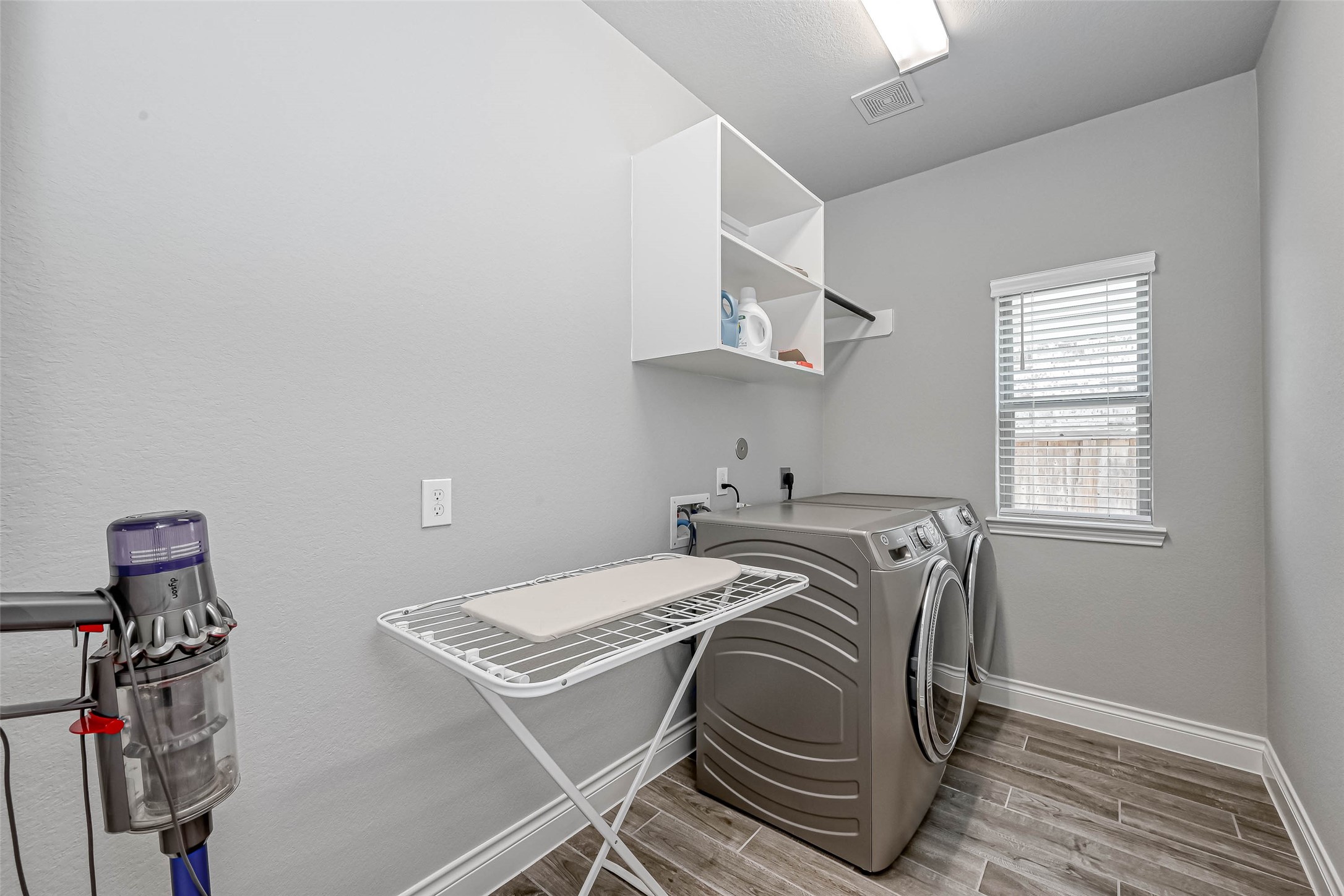 6935 Goldstrum Way Property Photo 18