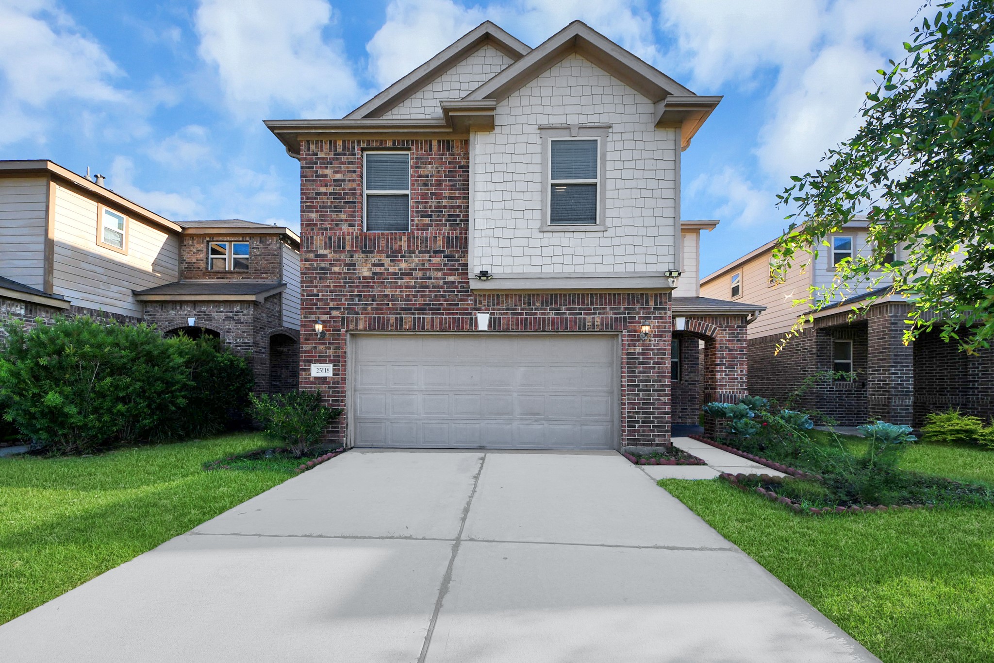 25118 Squire Knoll Street Property Photo 4
