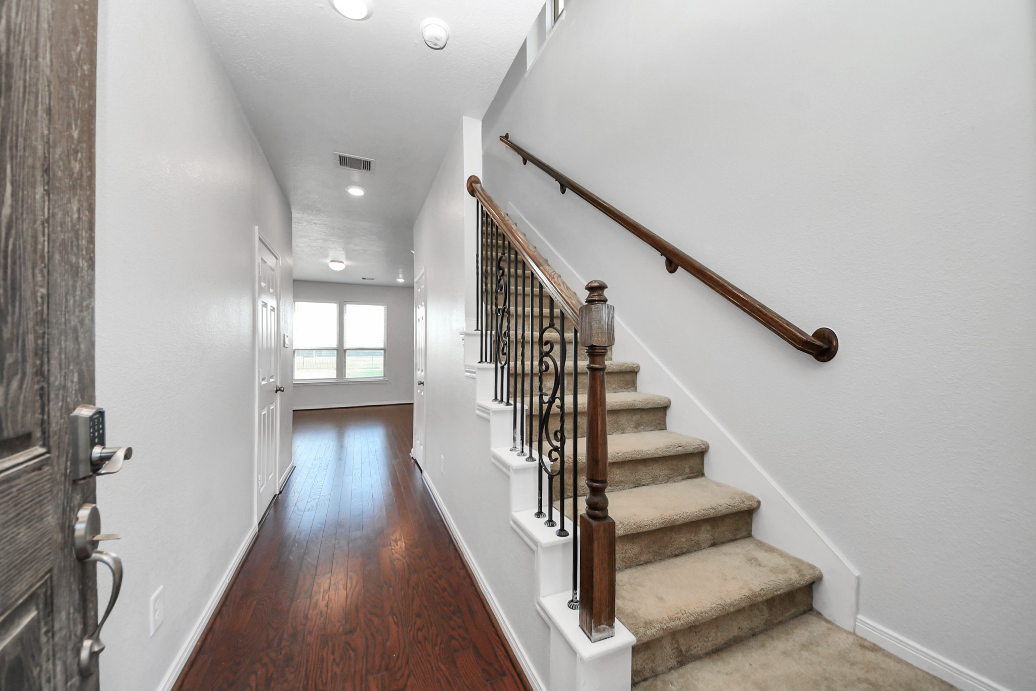25118 Squire Knoll Street Property Photo 7