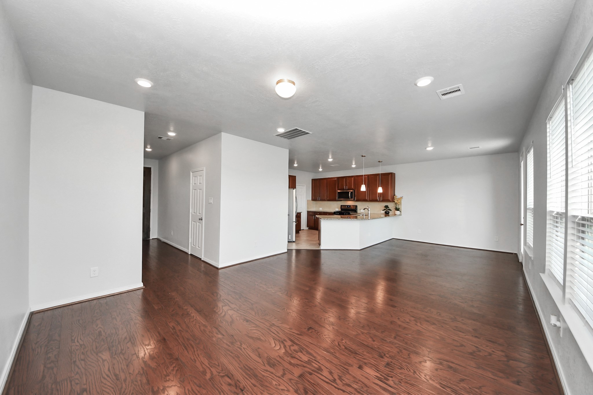 25118 Squire Knoll Street Property Photo 8