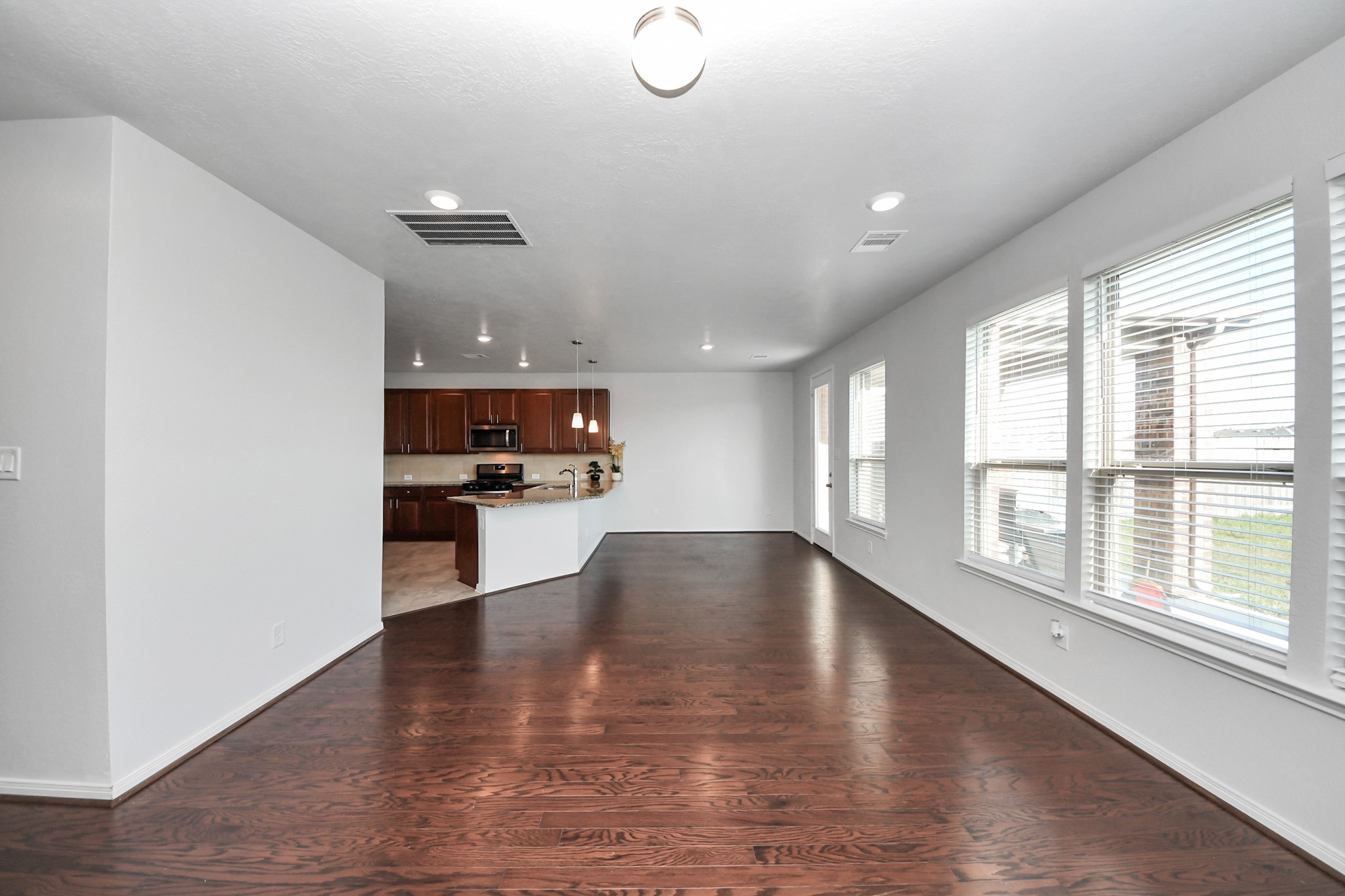 25118 Squire Knoll Street Property Photo 9