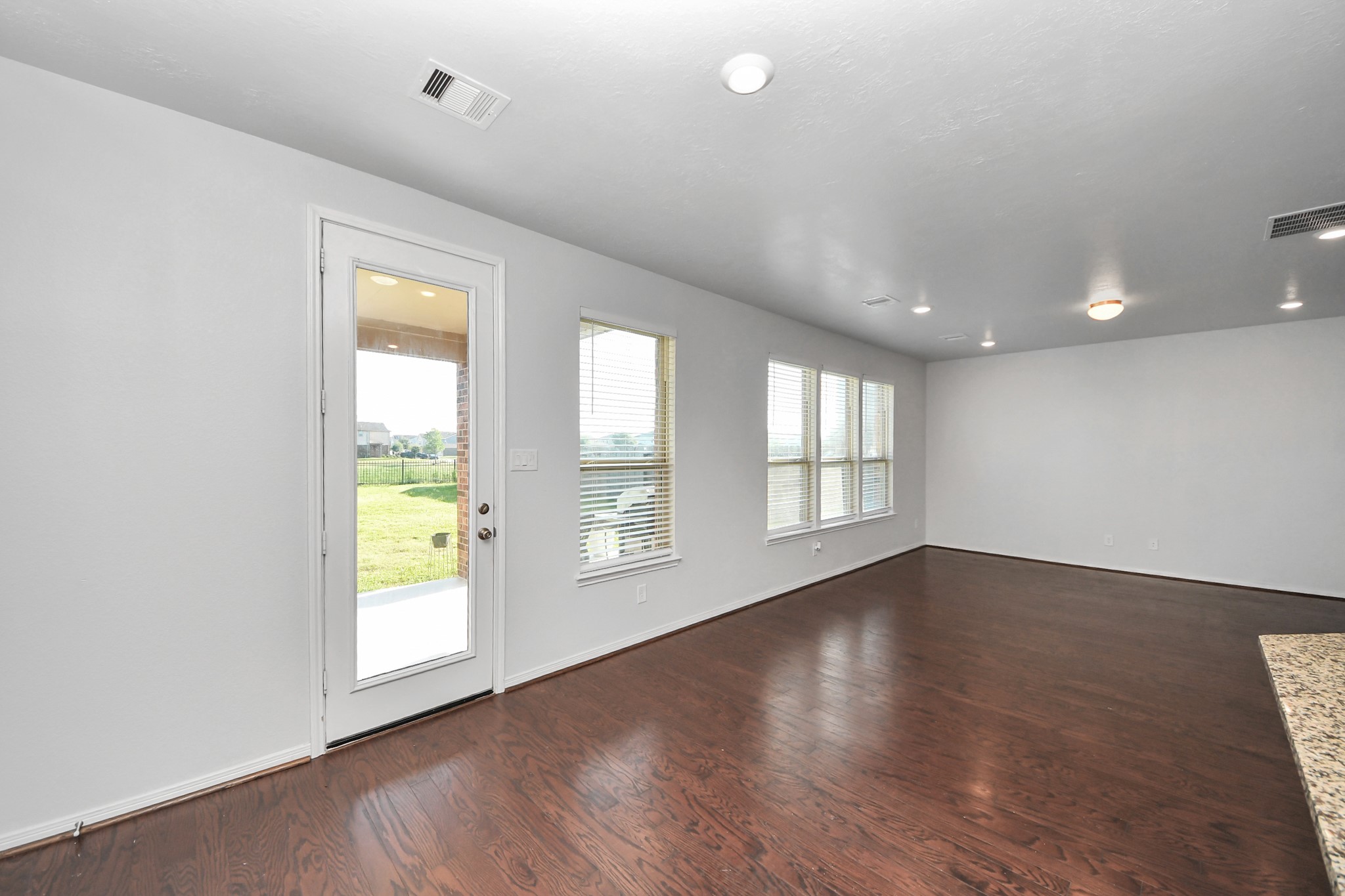 25118 Squire Knoll Street Property Photo 11