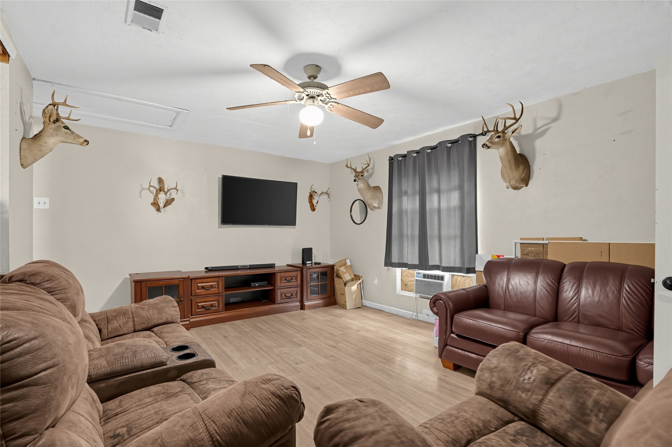 16887 Main Street Property Photo 14