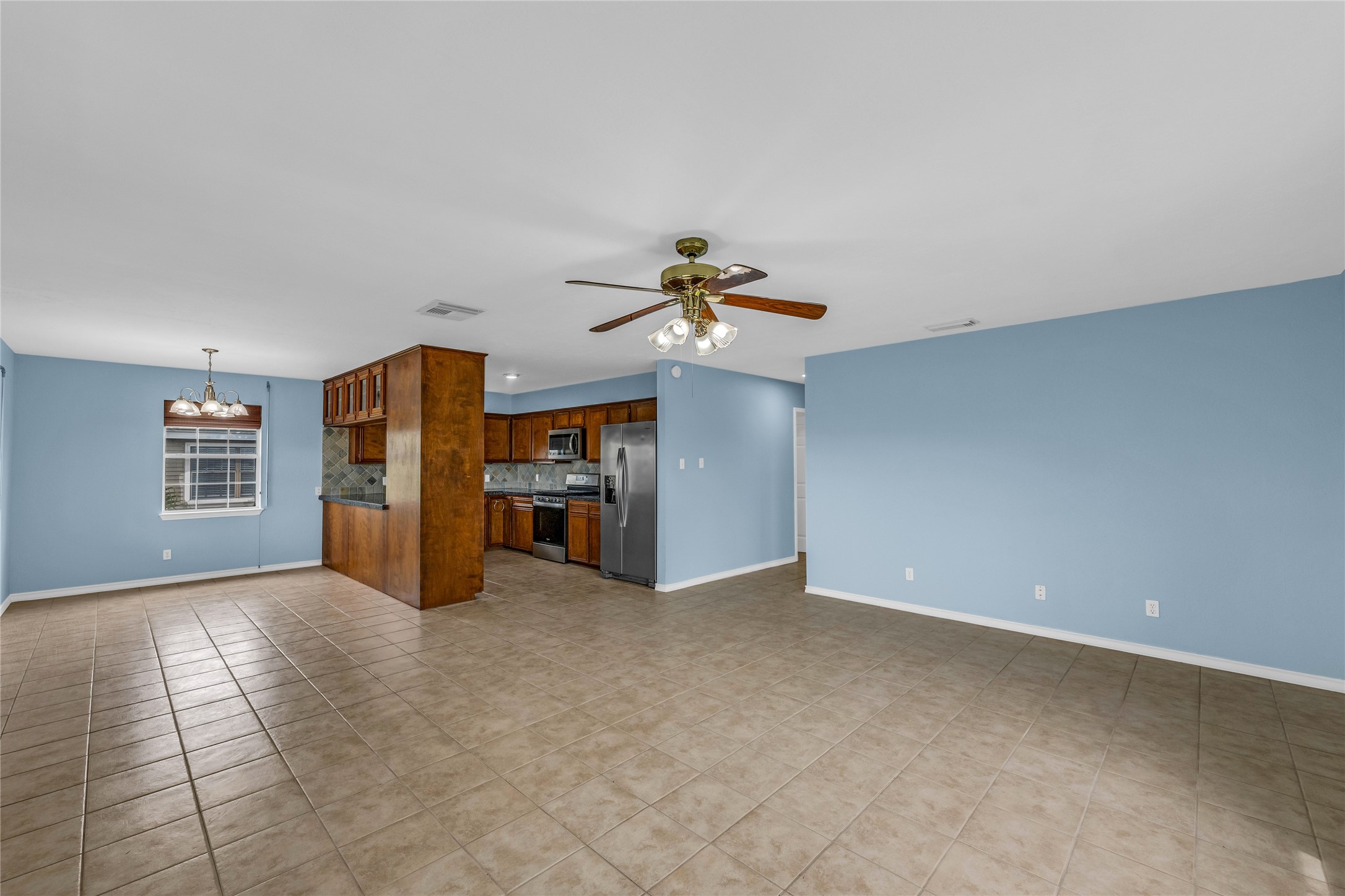 16526 Nassau Way Property Photo 5
