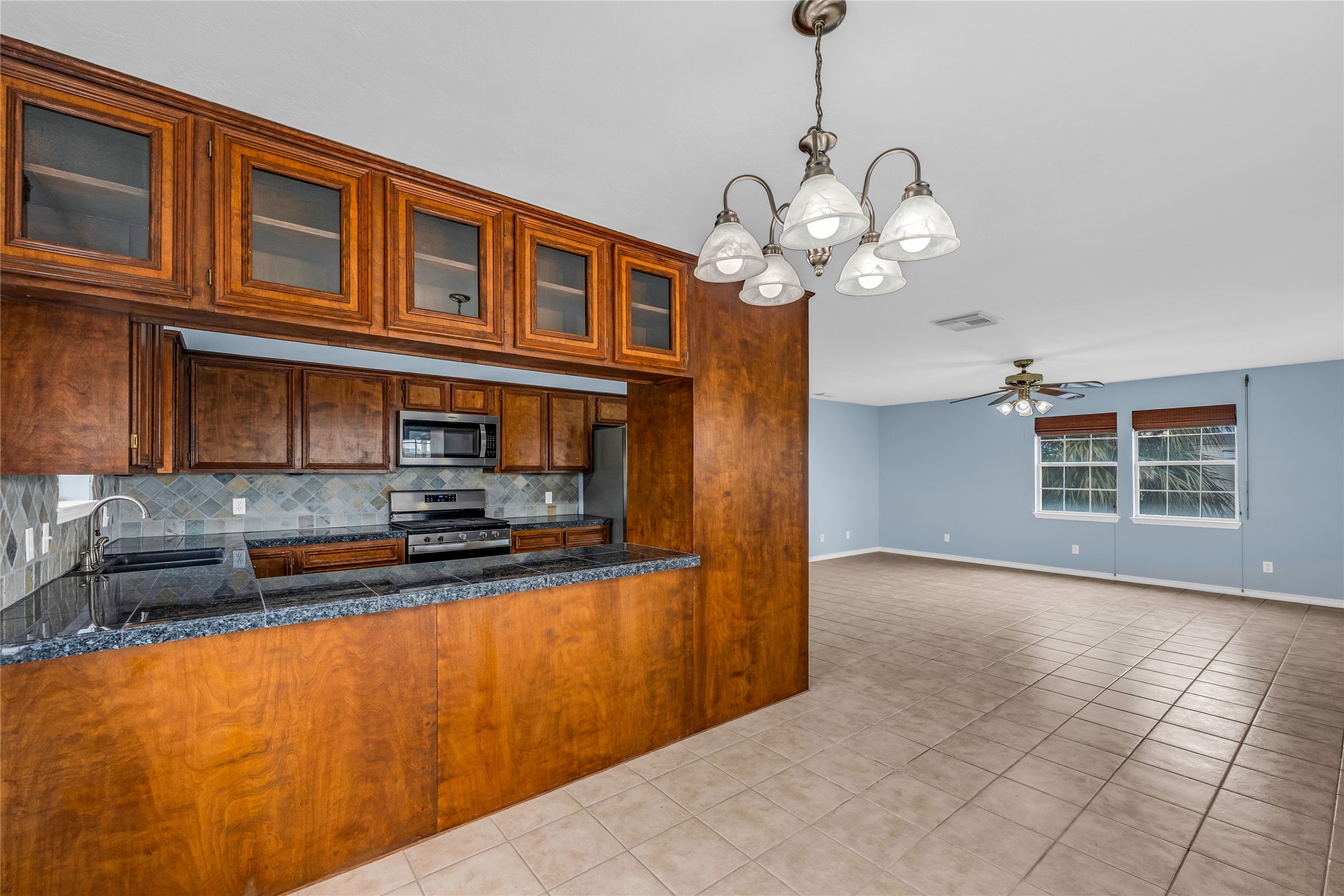 16526 Nassau Way Property Photo 9