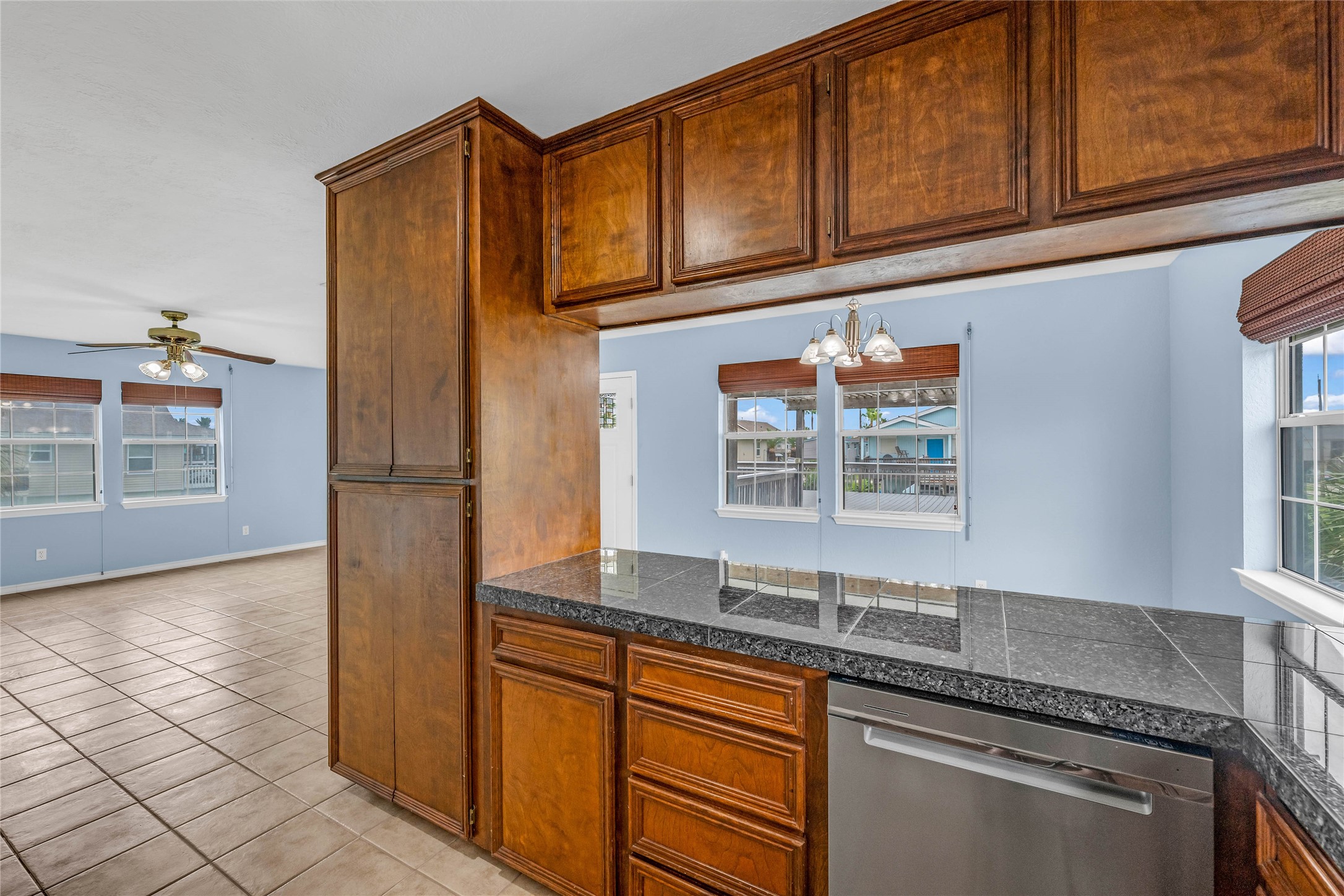 16526 Nassau Way Property Photo 14