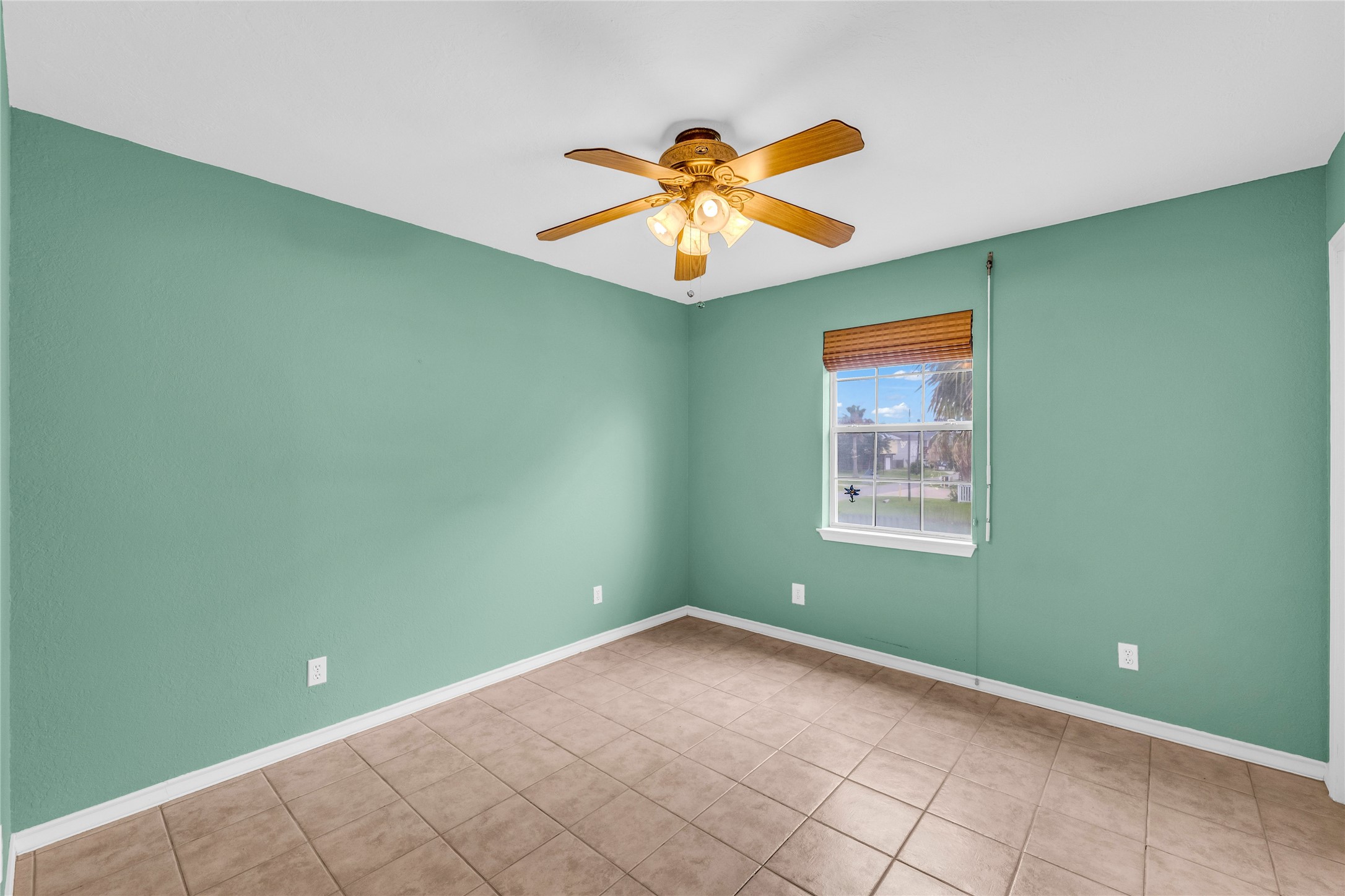 16526 Nassau Way Property Photo 15
