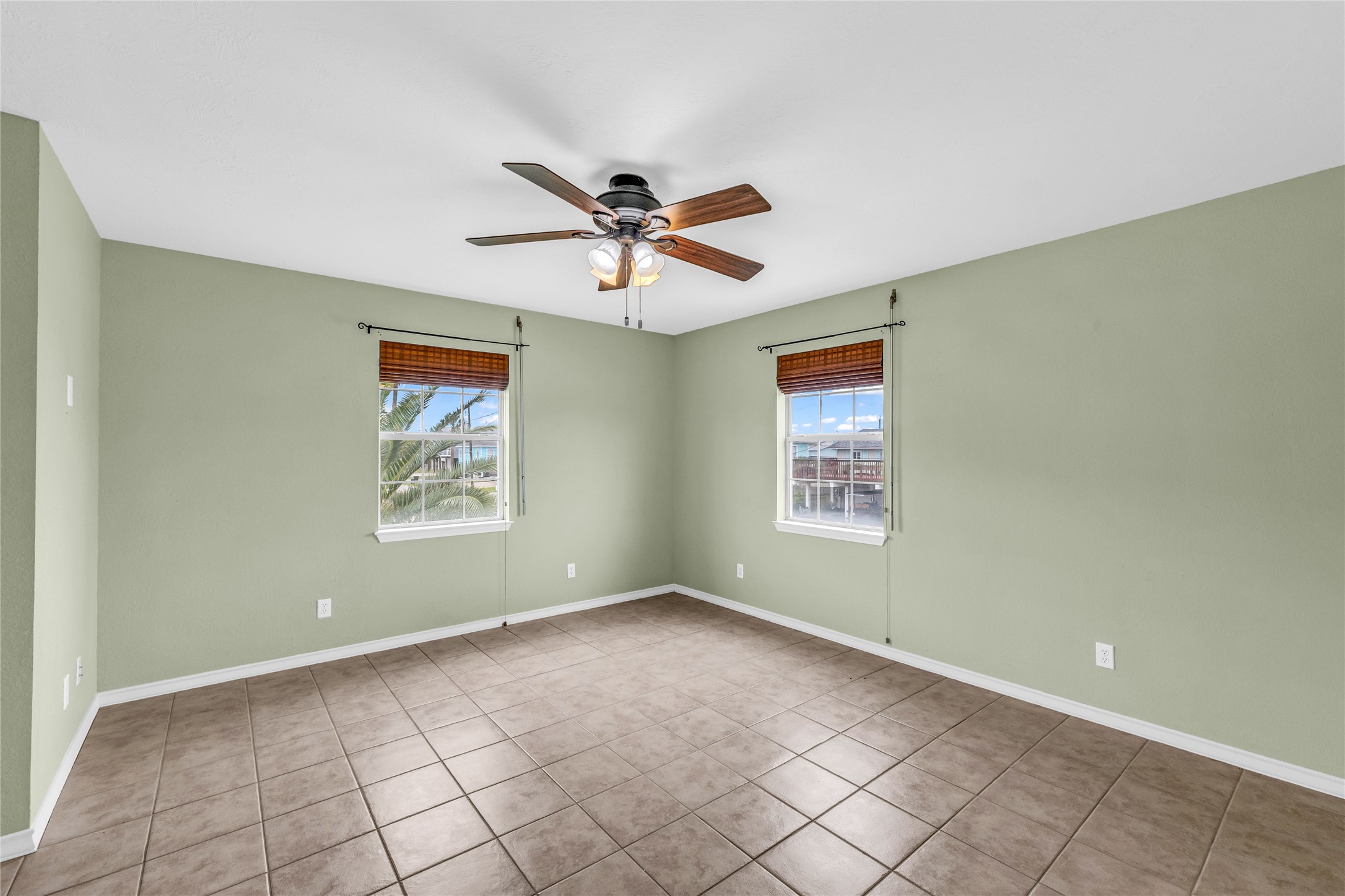 16526 Nassau Way Property Photo 21