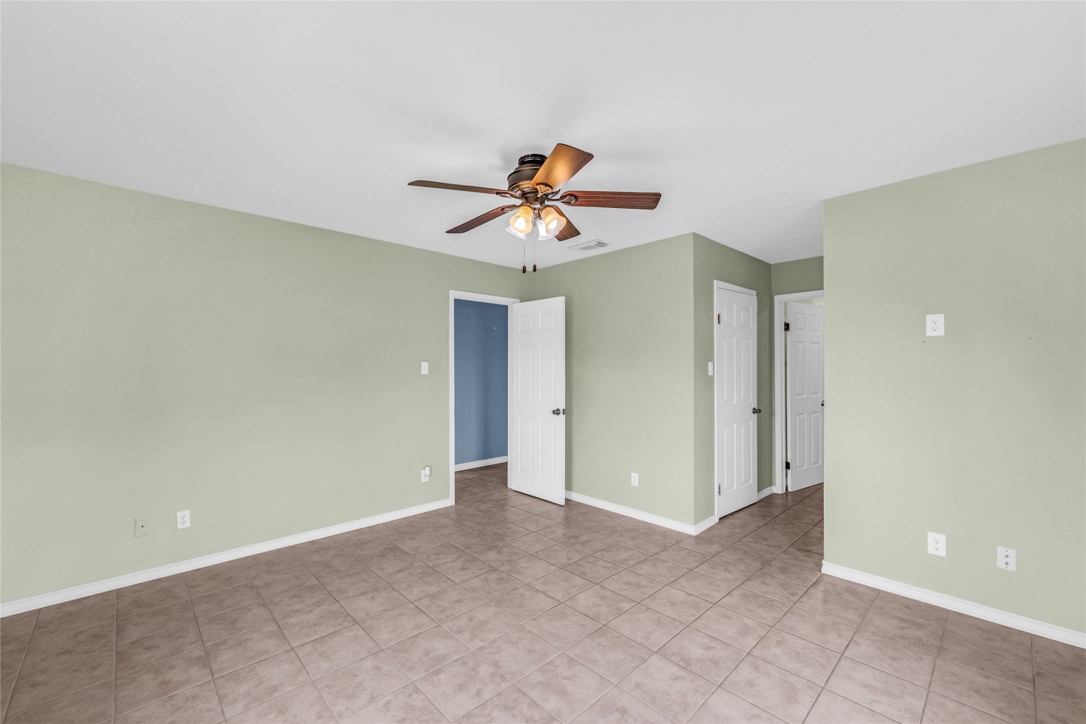 16526 Nassau Way Property Photo 23